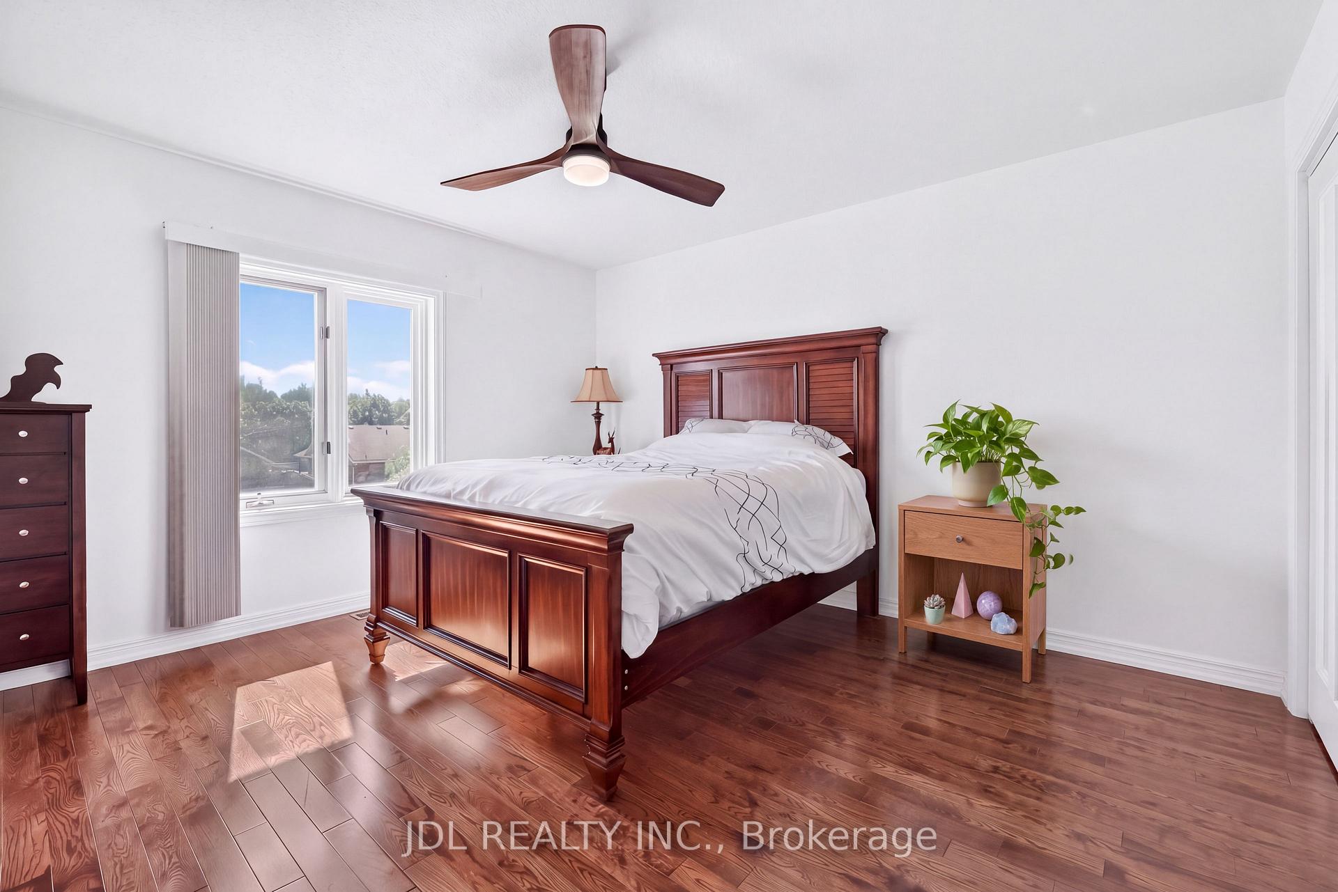 Photo 18 of 6240 Moretta Drive, Niagara Falls, Stamford — HOMEH