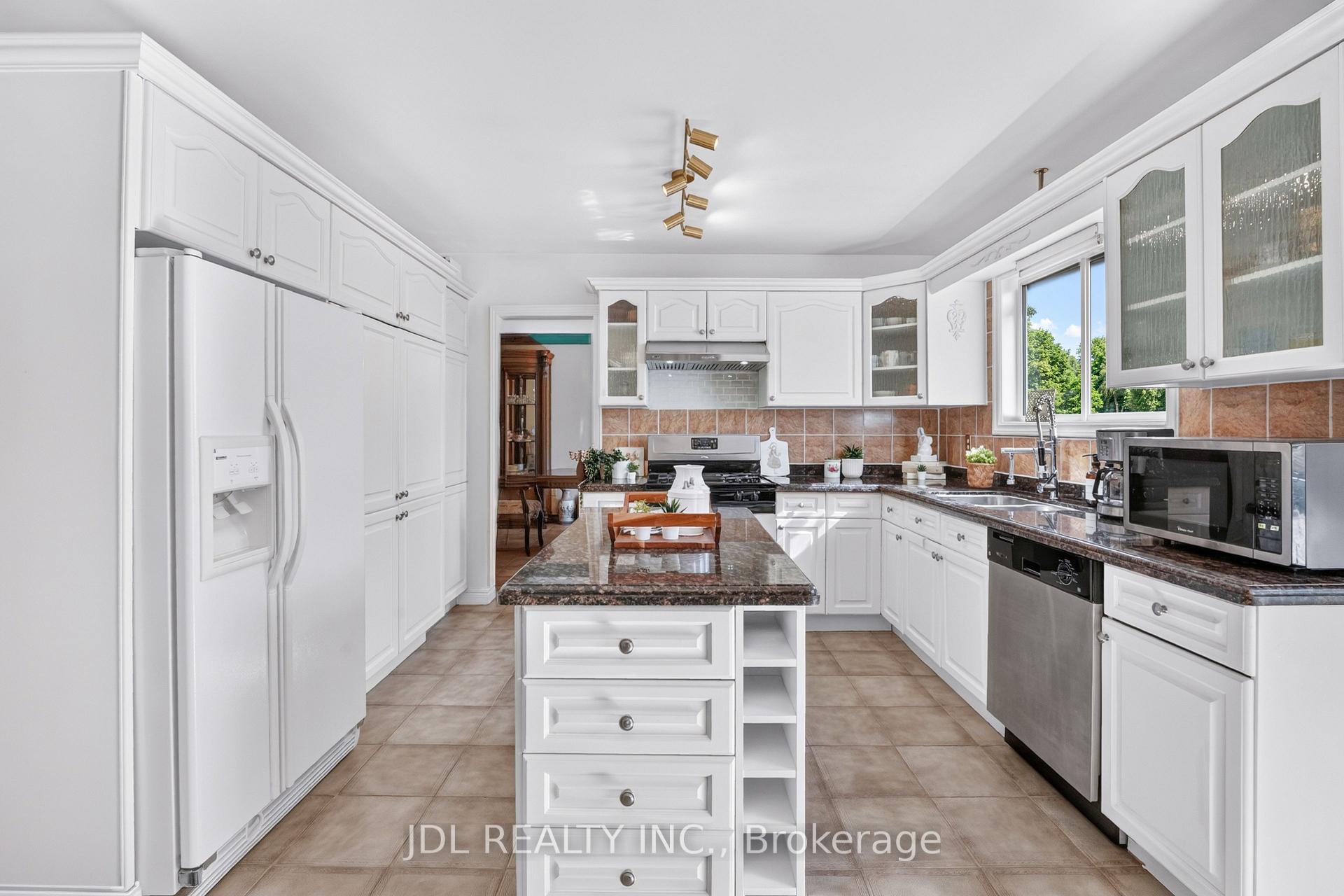 Photo 20 of 6240 Moretta Drive, Niagara Falls, Stamford — HOMEH