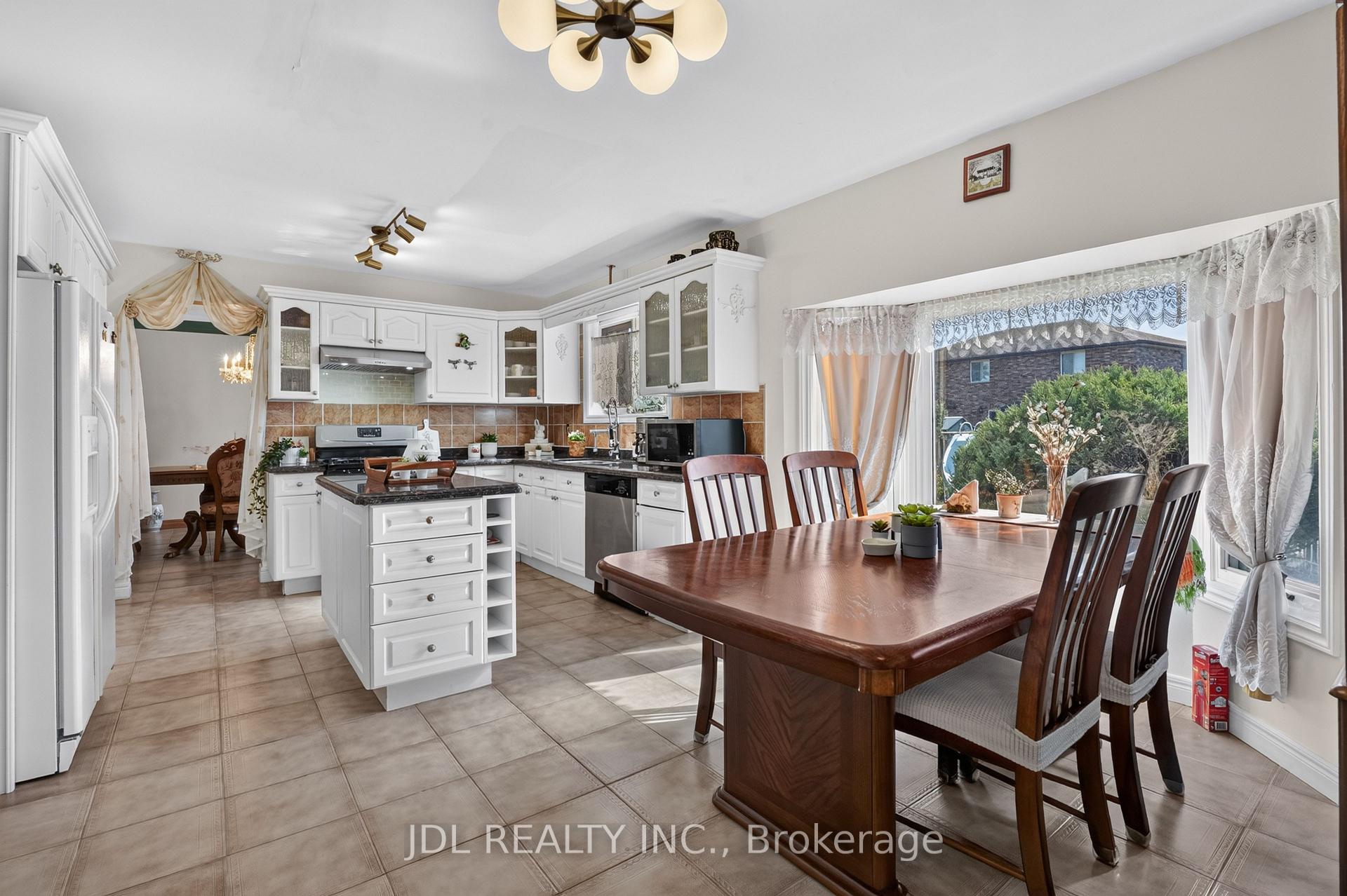 Photo 26 of 6240 Moretta Drive, Niagara Falls, Stamford — HOMEH