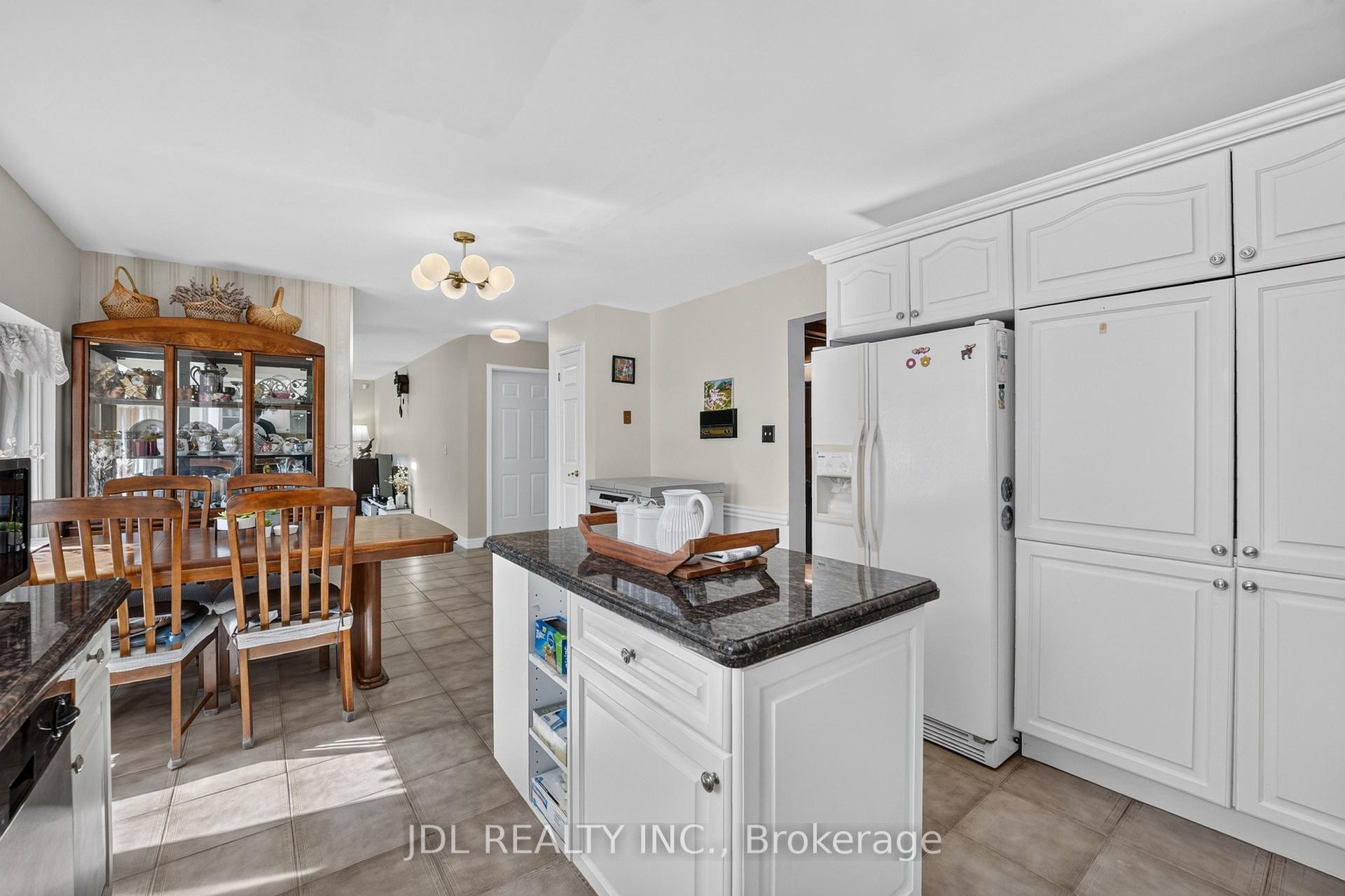 Photo 28 of 6240 Moretta Drive, Niagara Falls, Stamford — HOMEH