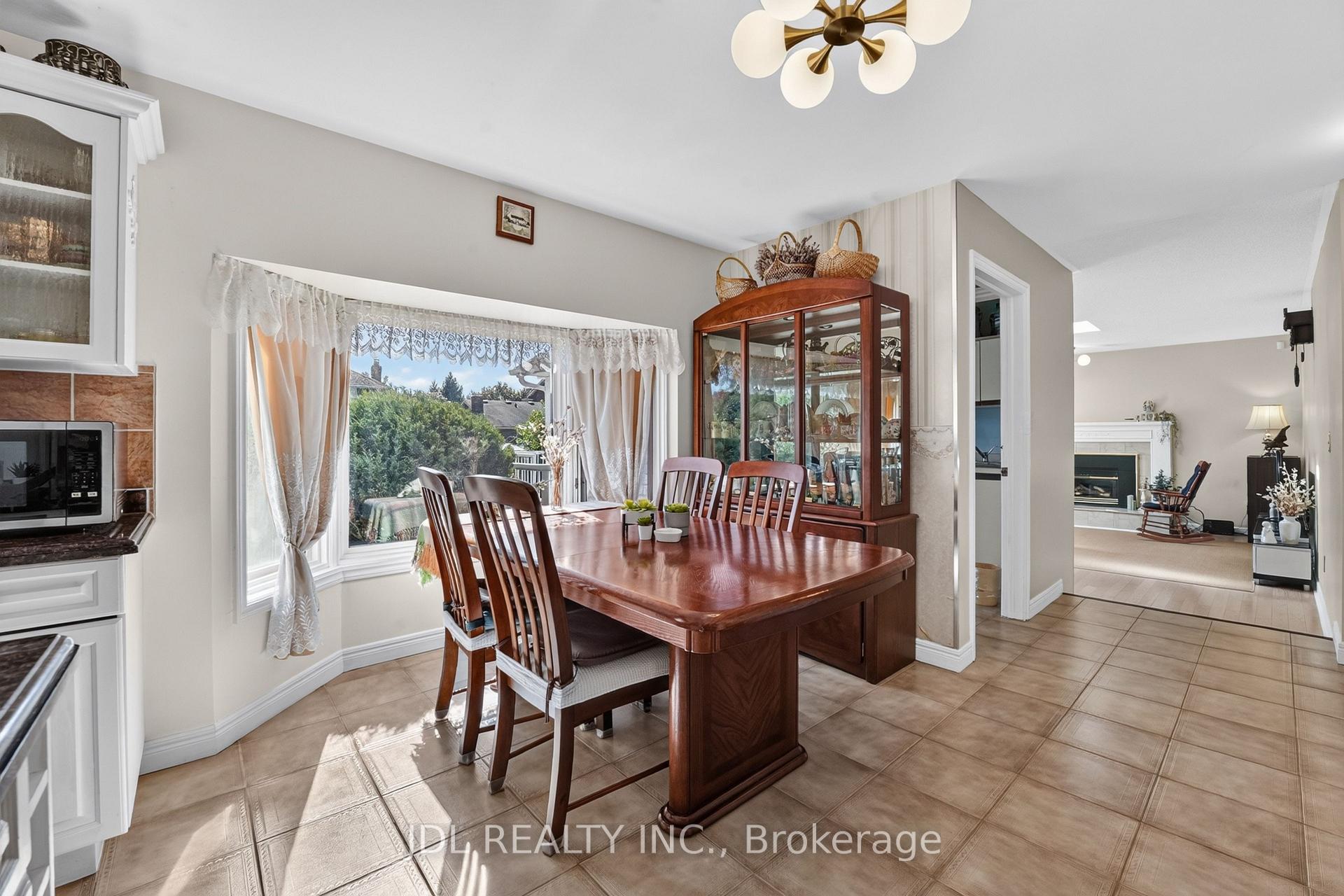 Photo 29 of 6240 Moretta Drive, Niagara Falls, Stamford — HOMEH