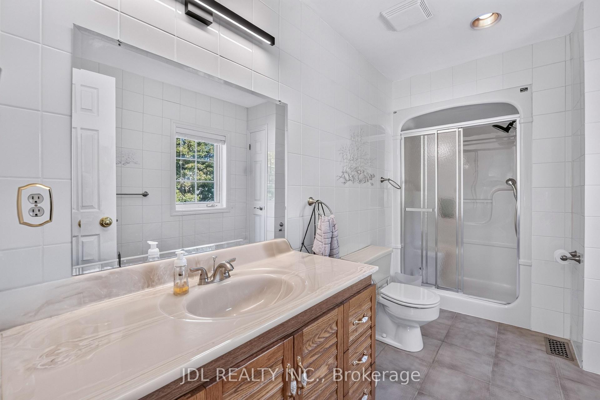 Photo 36 of 6240 Moretta Drive, Niagara Falls, Stamford — HOMEH