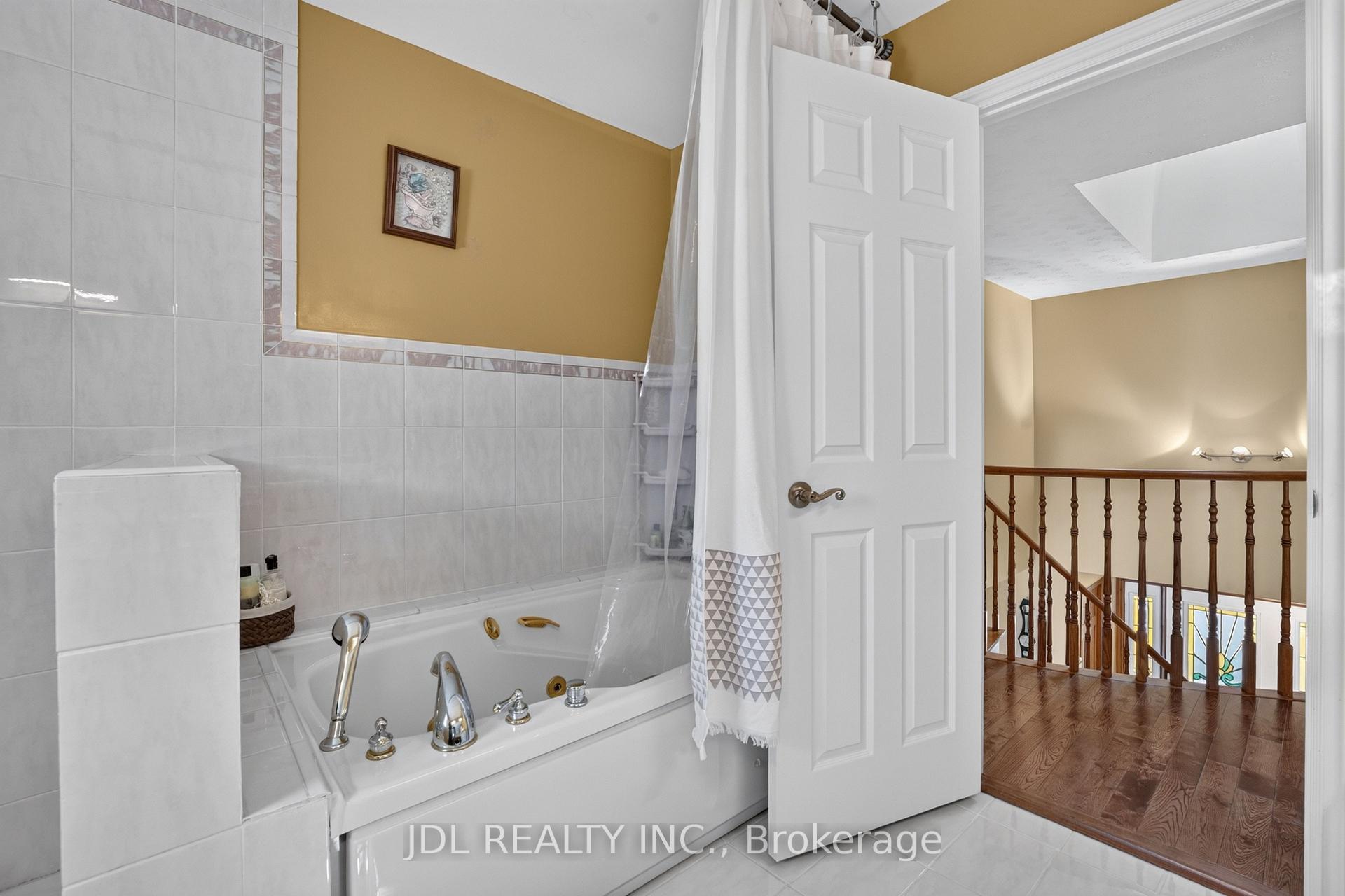 Photo 38 of 6240 Moretta Drive, Niagara Falls, Stamford — HOMEH