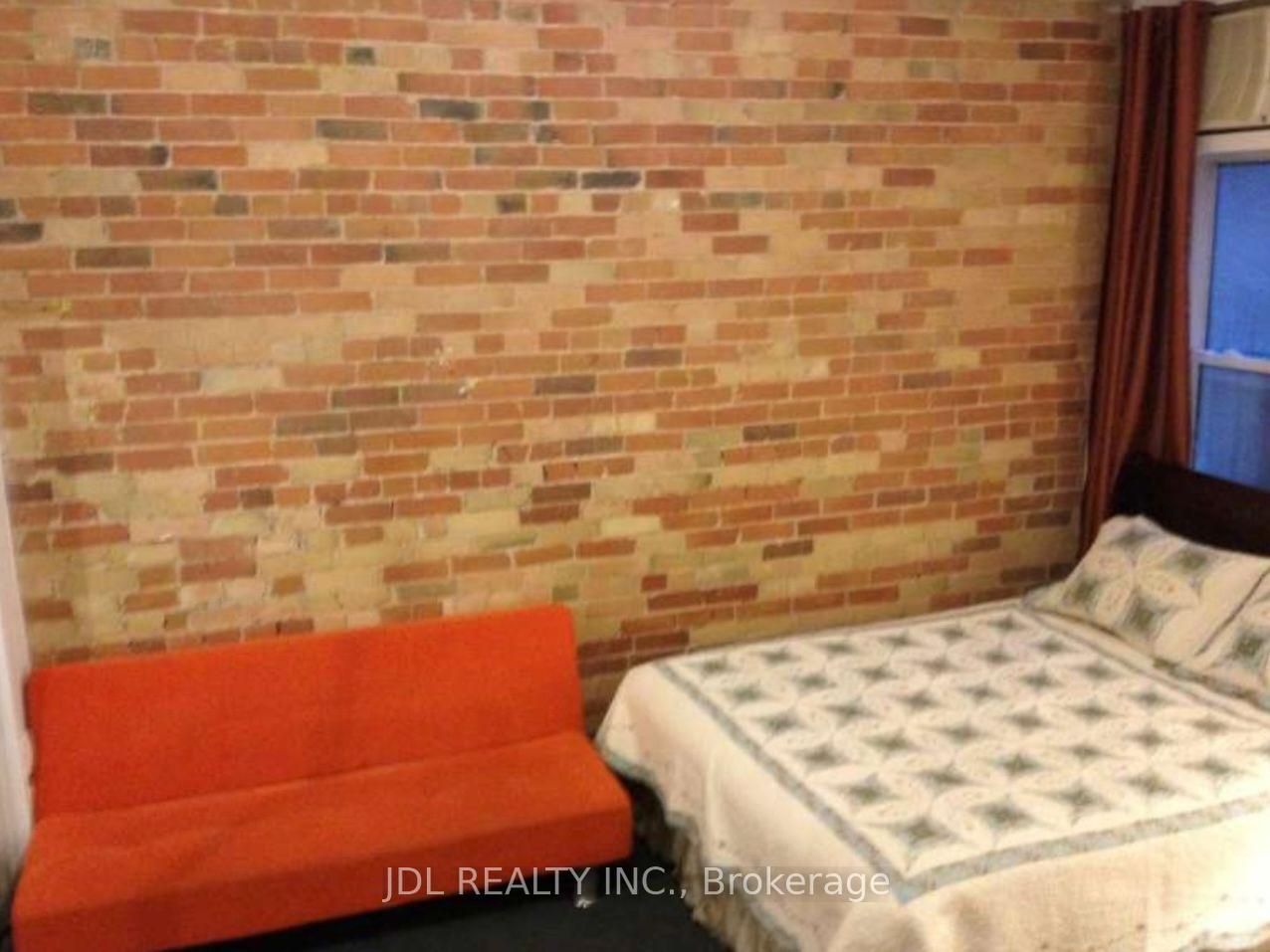 Photo 5 of Unit Masterbedroom A 2nd floor, 118 Shuter St Street, Toronto, Moss Park — HOMEH