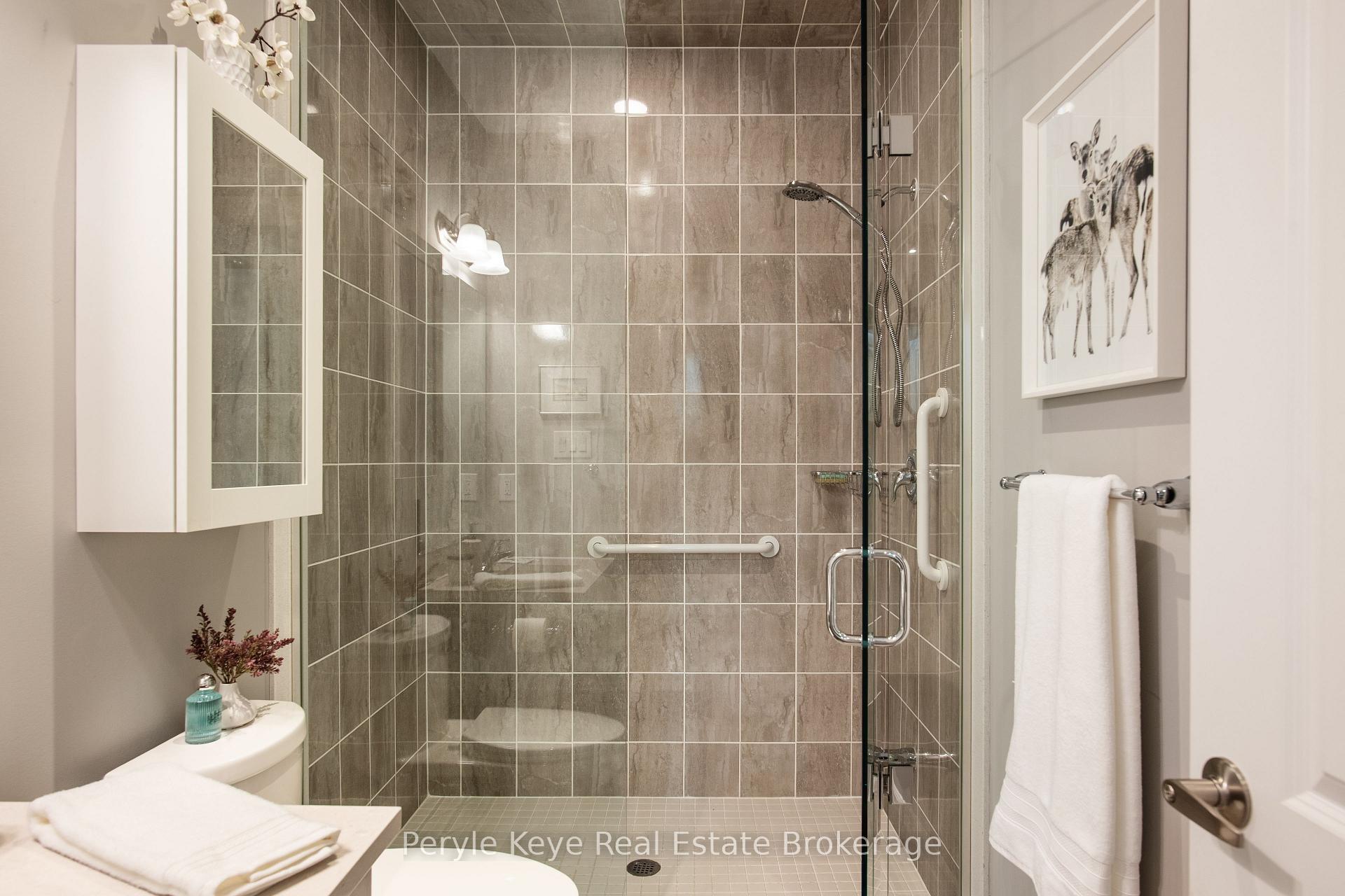 Photo 15 of 33 Hunter Place, Bracebridge, Macaulay — HOMEH
