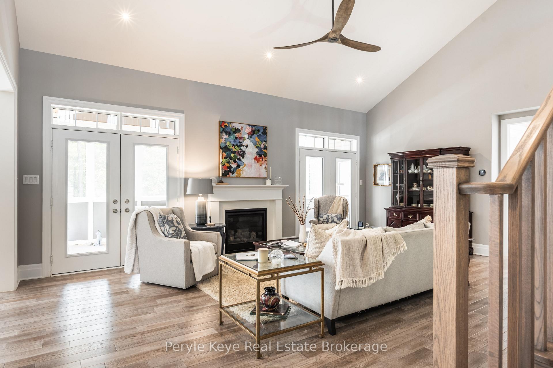 Photo 24 of 33 Hunter Place, Bracebridge, Macaulay — HOMEH