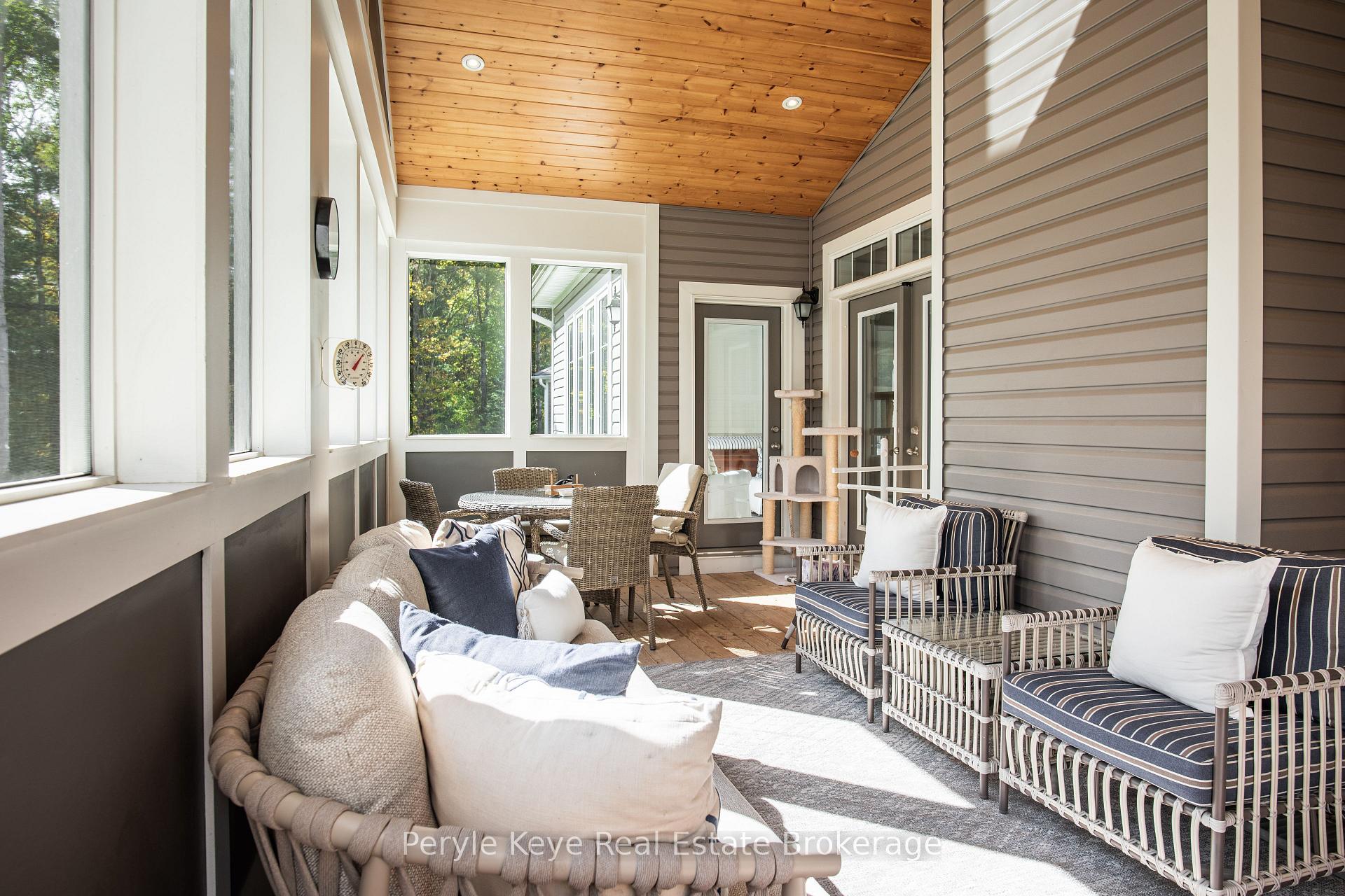 Photo 26 of 33 Hunter Place, Bracebridge, Macaulay — HOMEH