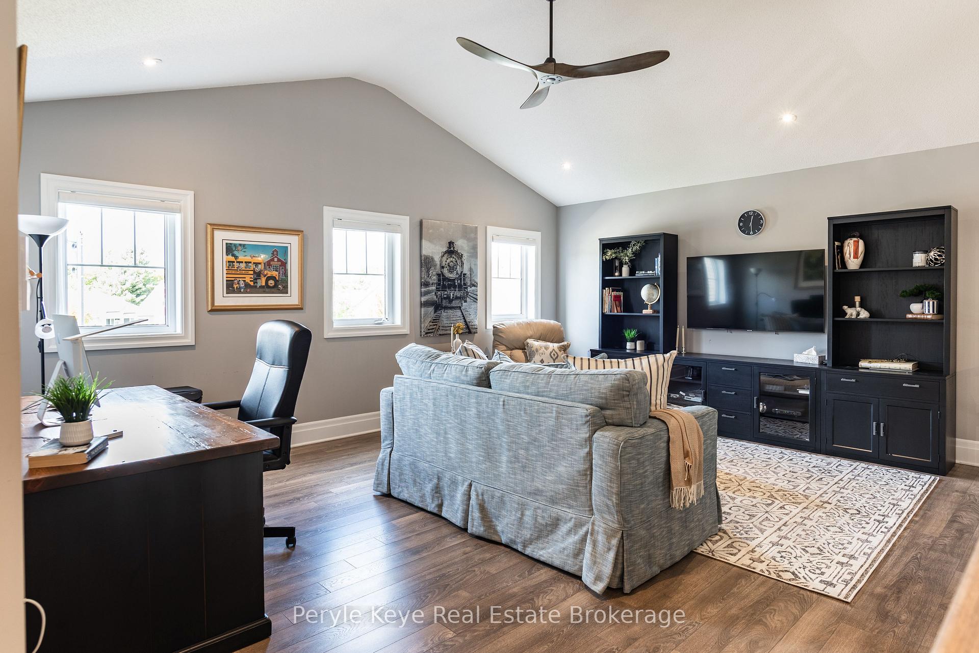 Photo 36 of 33 Hunter Place, Bracebridge, Macaulay — HOMEH