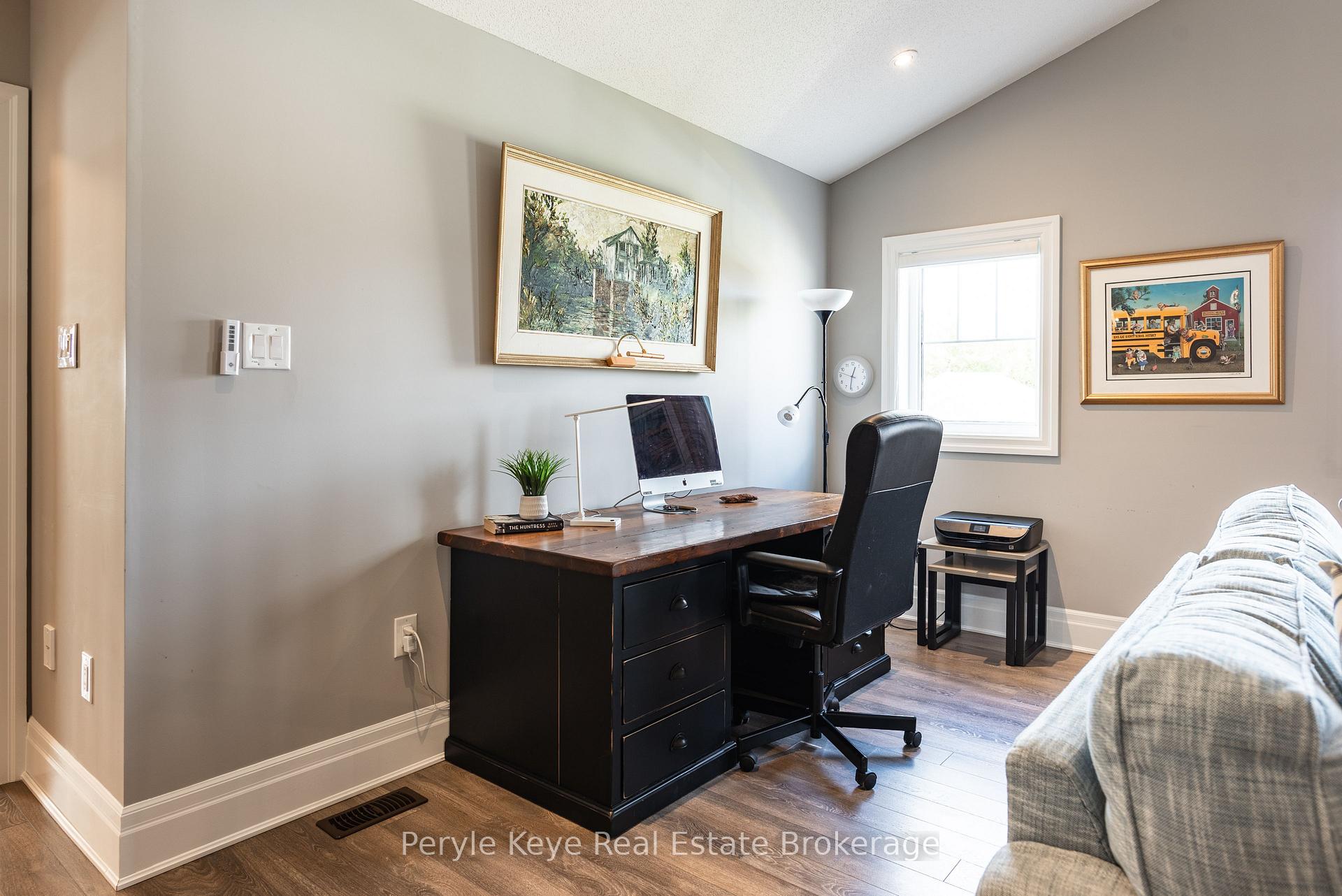 Photo 37 of 33 Hunter Place, Bracebridge, Macaulay — HOMEH