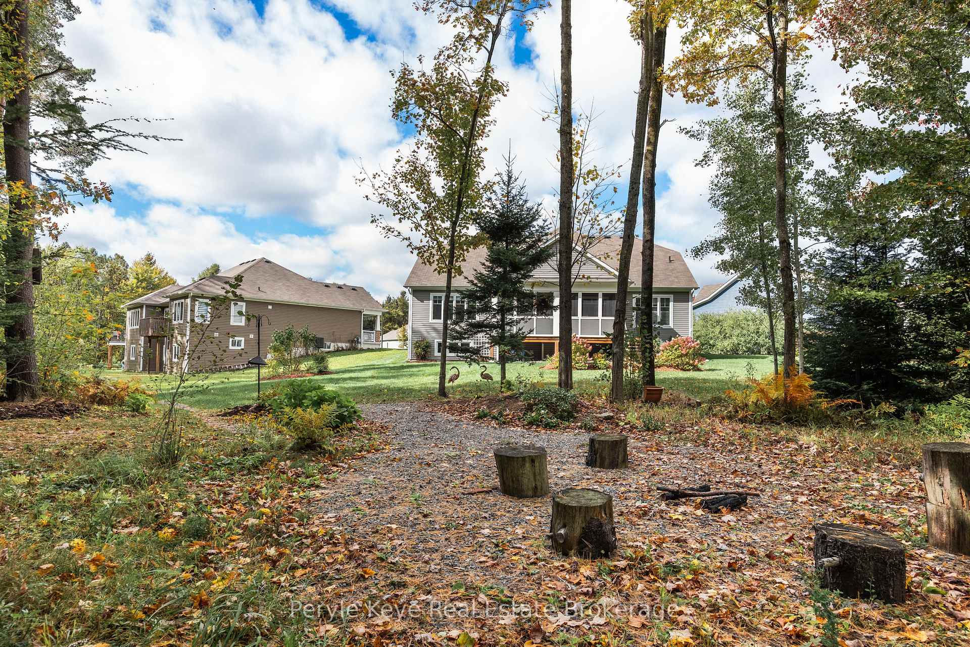 Photo 45 of 33 Hunter Place, Bracebridge, Macaulay — HOMEH