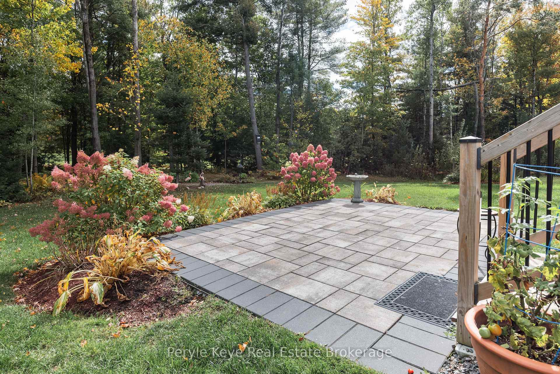 Photo 44 of 33 Hunter Place, Bracebridge, Macaulay — HOMEH