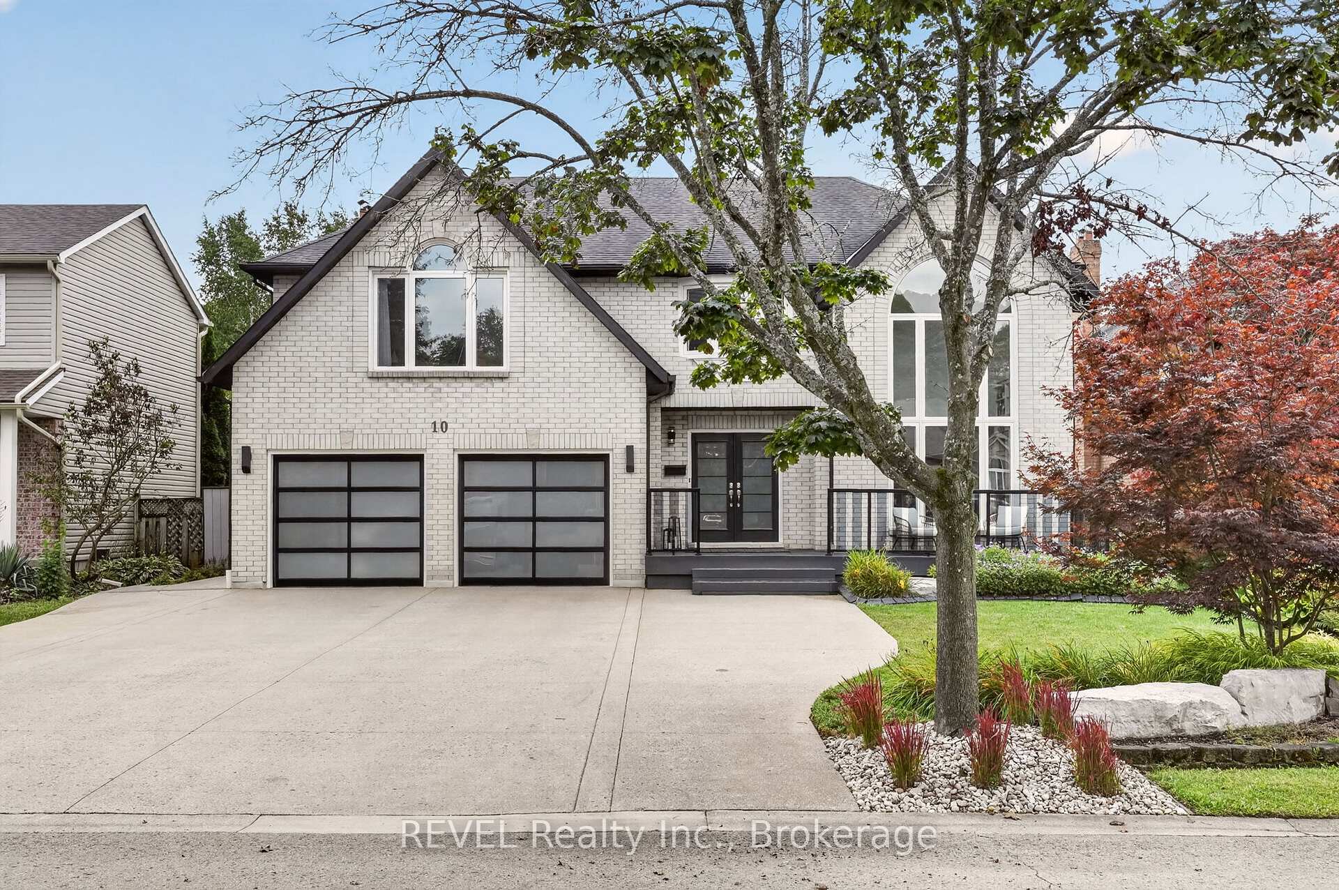 Photo 3 of 10 Meadowbrook Lane, Pelham, Fonthill — HOMEH