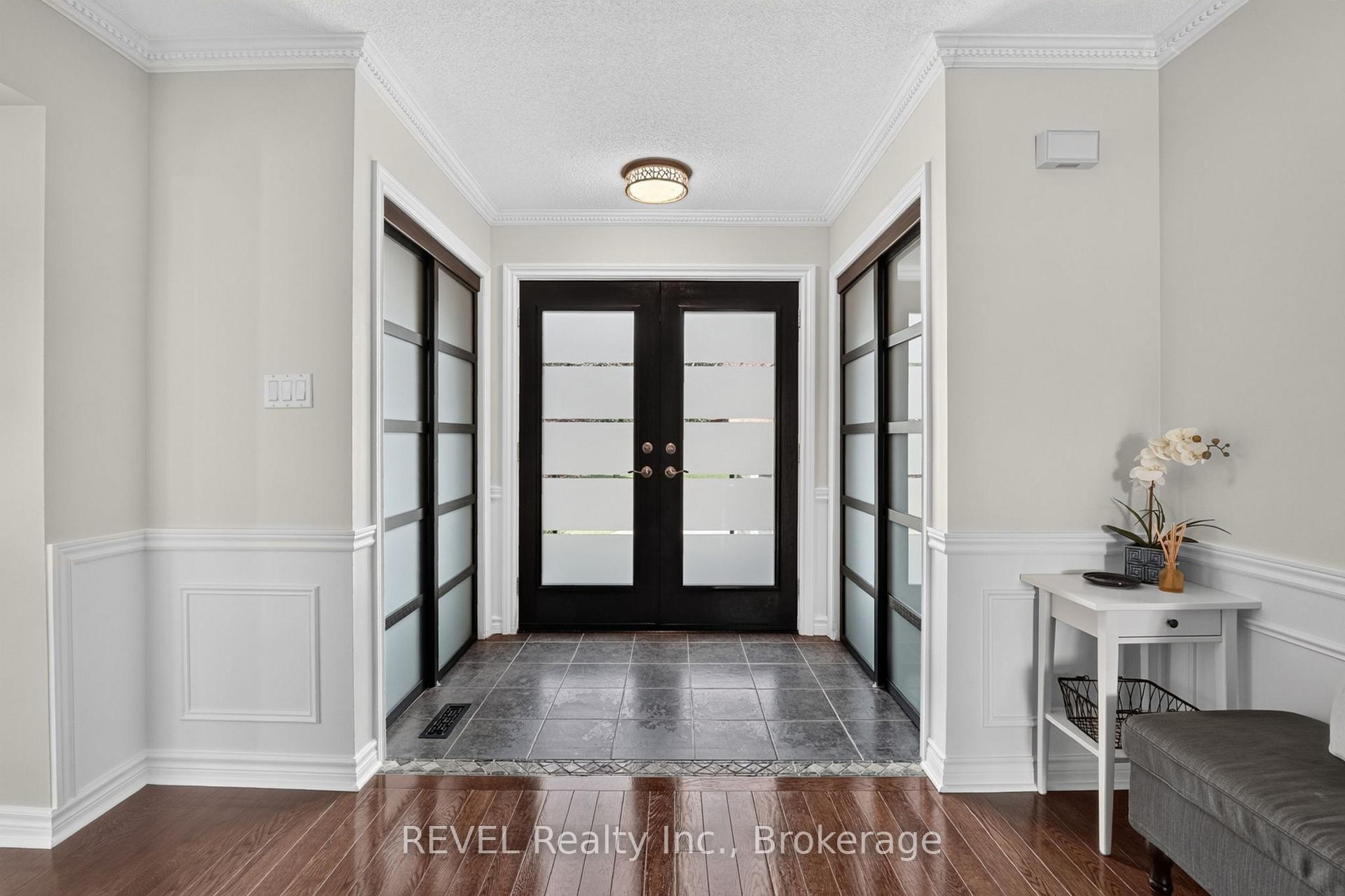 Photo 4 of 10 Meadowbrook Lane, Pelham, Fonthill — HOMEH