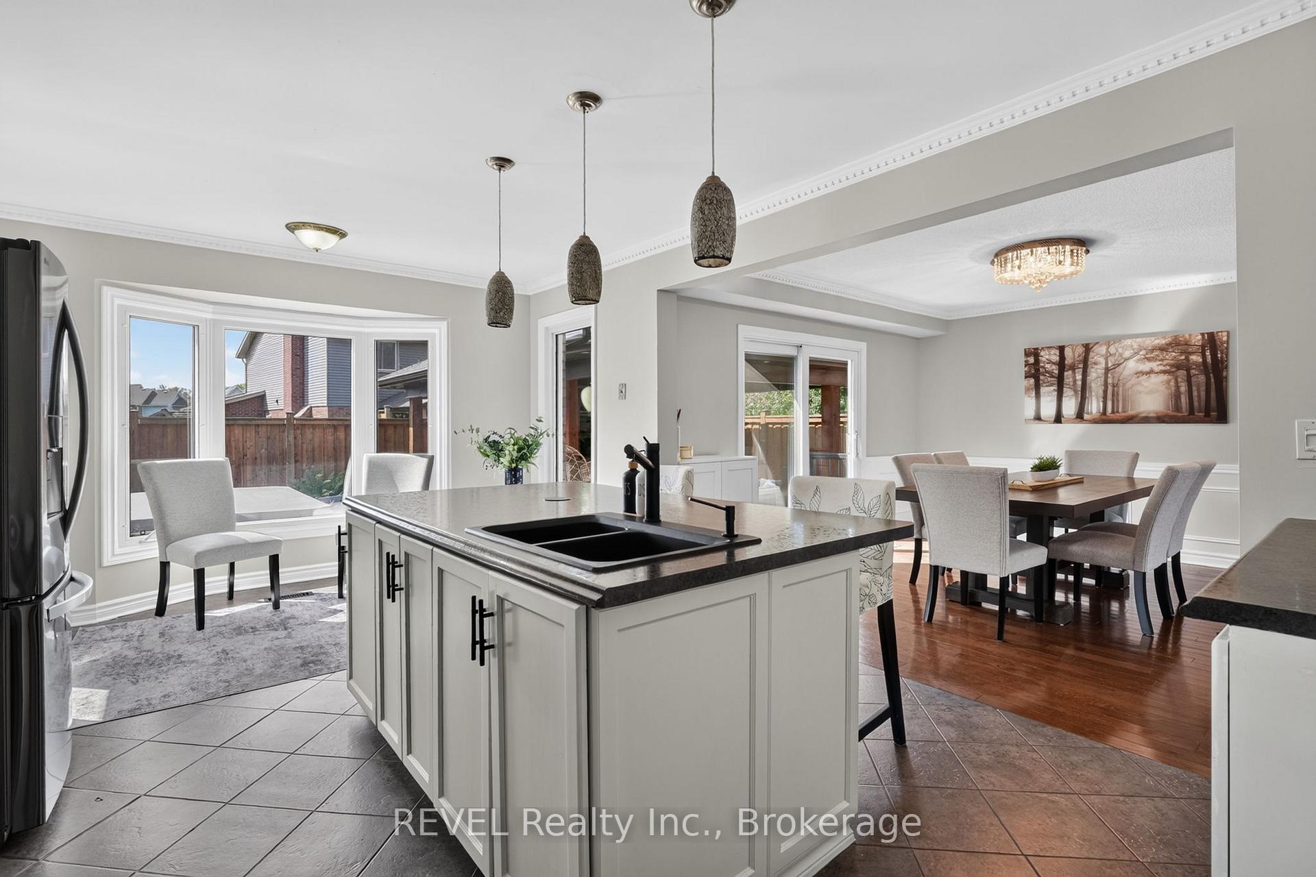 Photo 12 of 10 Meadowbrook Lane, Pelham, Fonthill — HOMEH
