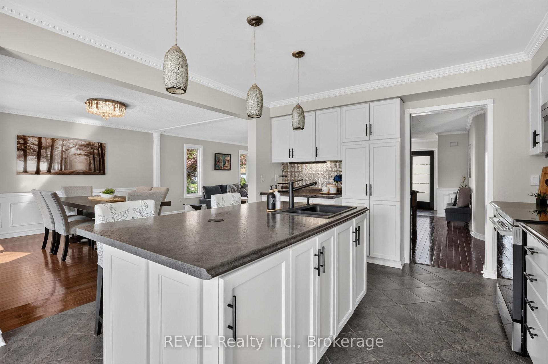 Photo 15 of 10 Meadowbrook Lane, Pelham, Fonthill — HOMEH