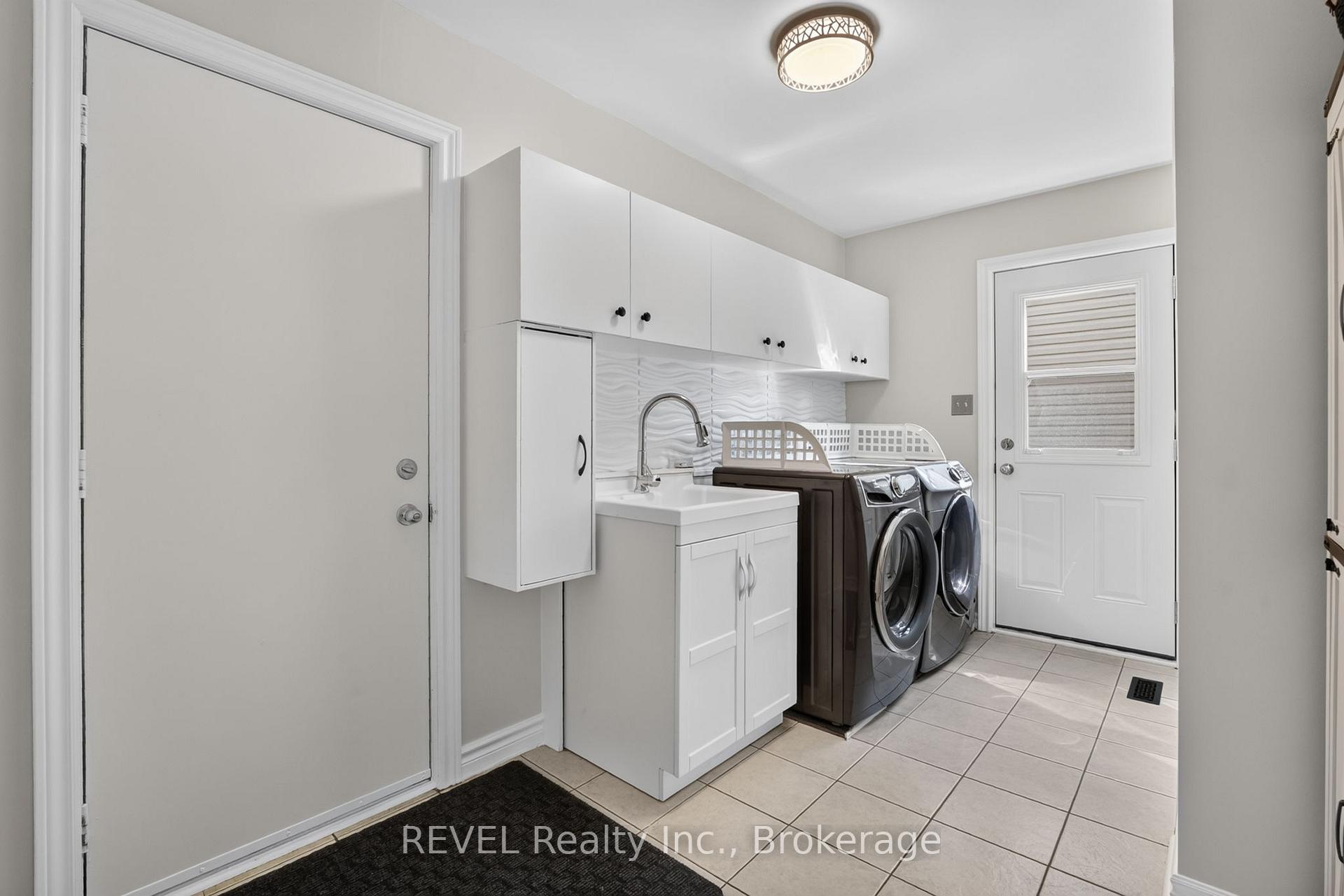 Photo 19 of 10 Meadowbrook Lane, Pelham, Fonthill — HOMEH