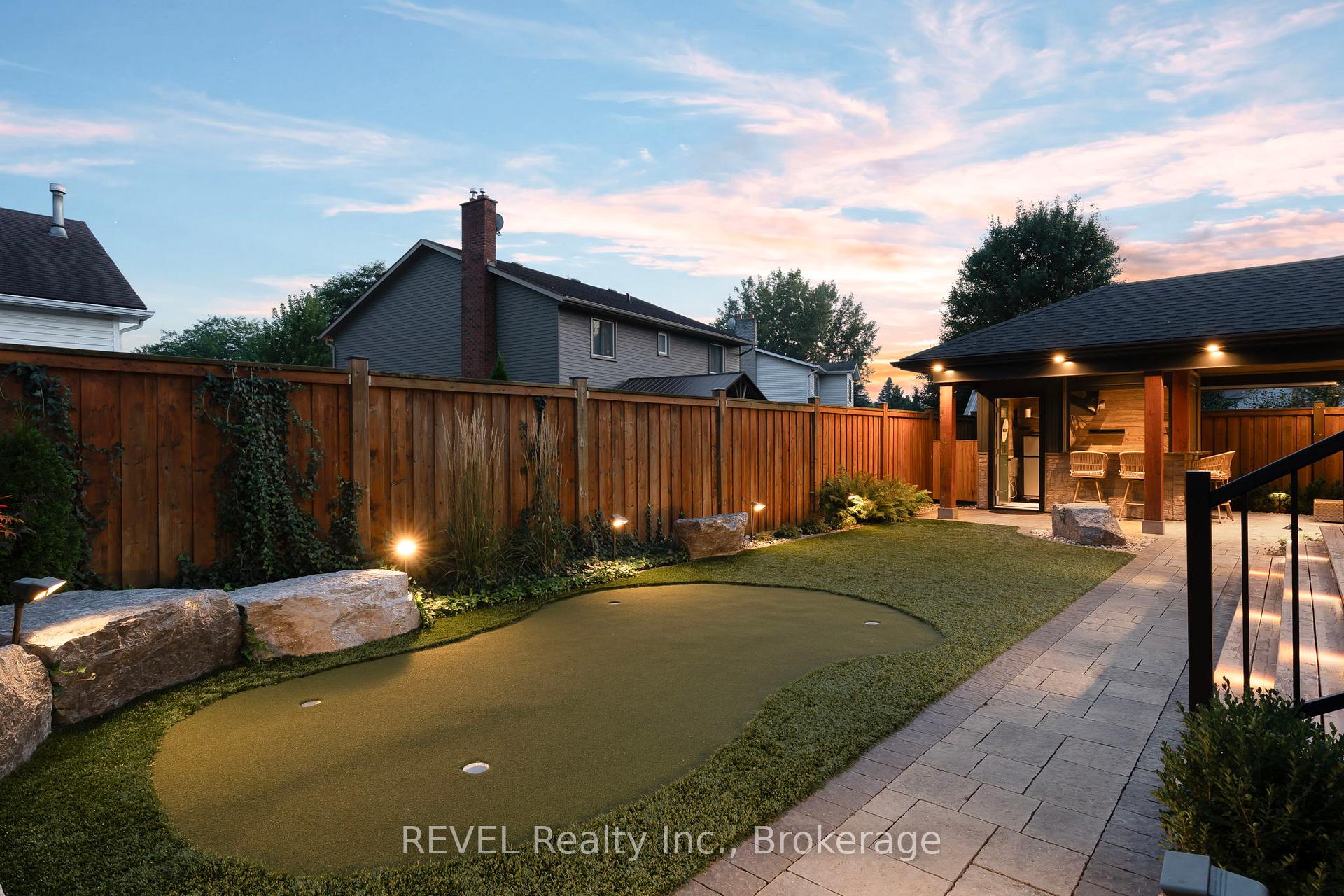 Photo 44 of 10 Meadowbrook Lane, Pelham, Fonthill — HOMEH