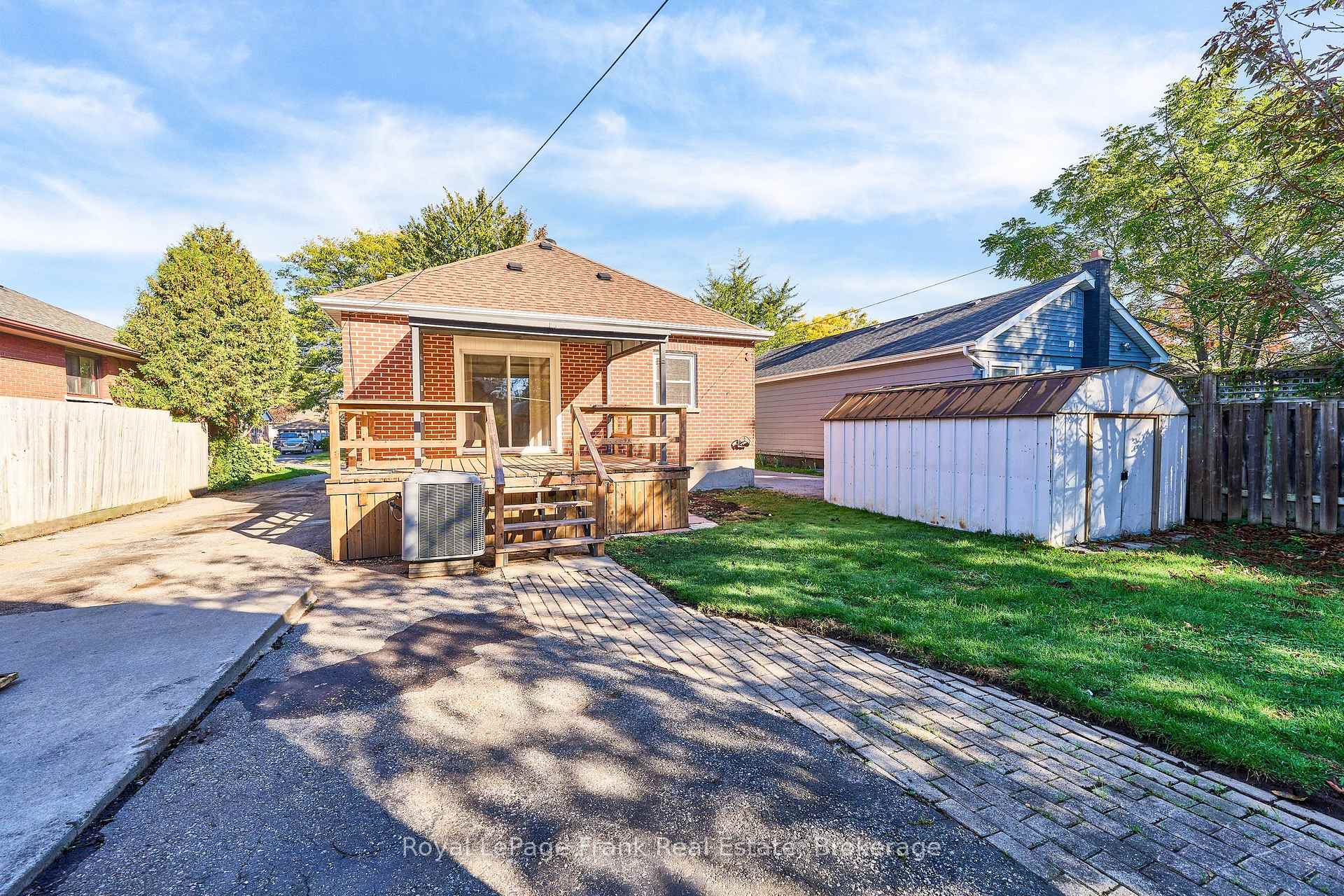 Photo 4 of 435 Woodcrest Avenue, Oshawa, McLaughlin — HOMEH