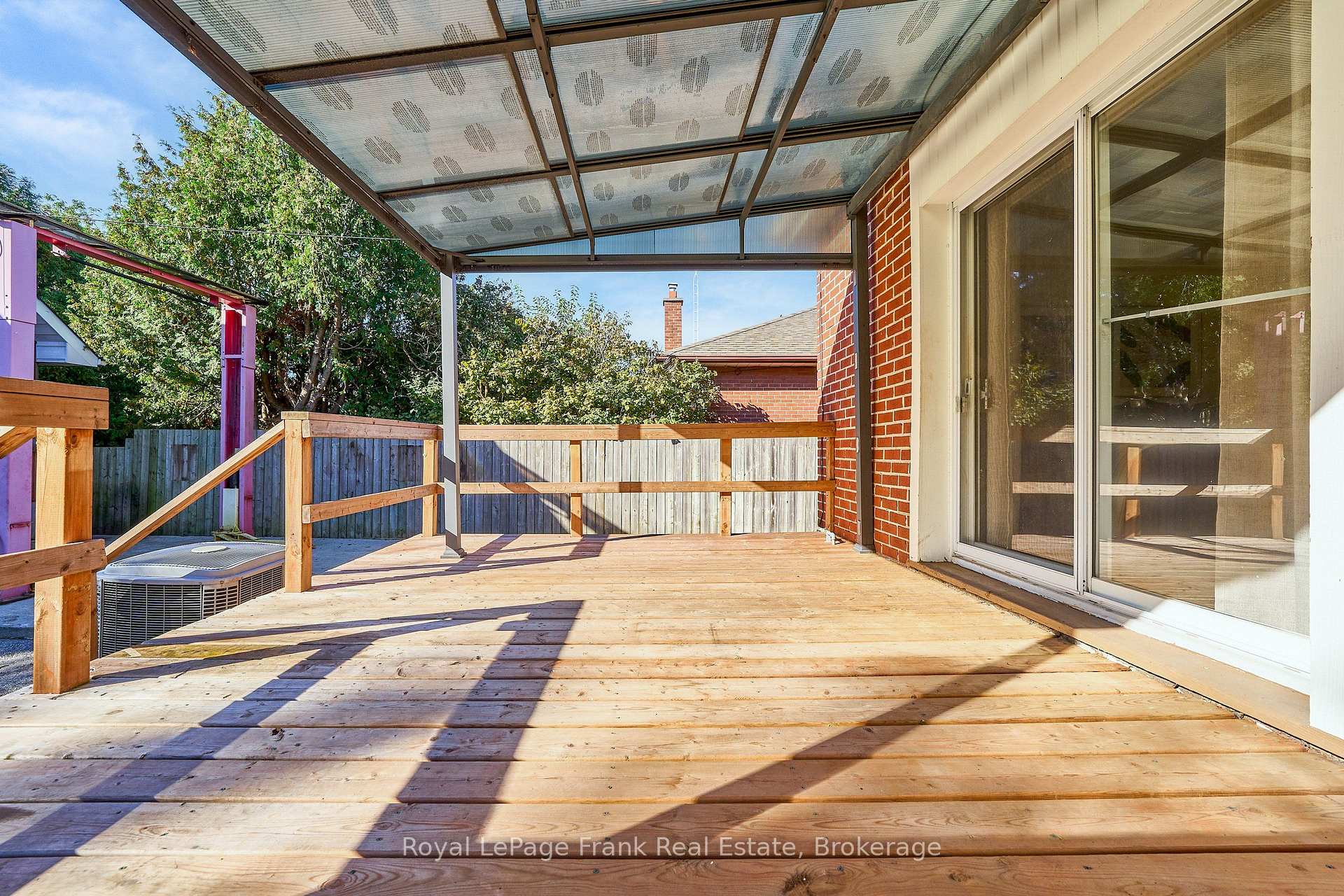 Photo 6 of 435 Woodcrest Avenue, Oshawa, McLaughlin — HOMEH