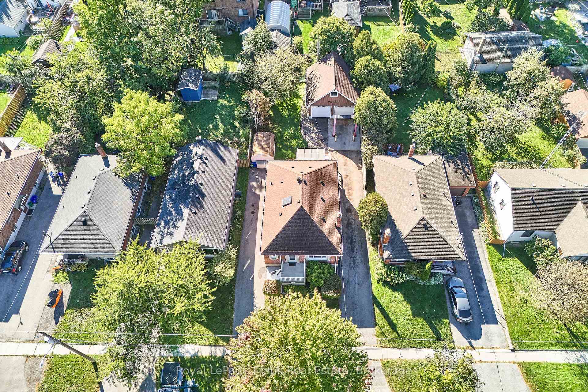 Photo 9 of 435 Woodcrest Avenue, Oshawa, McLaughlin — HOMEH