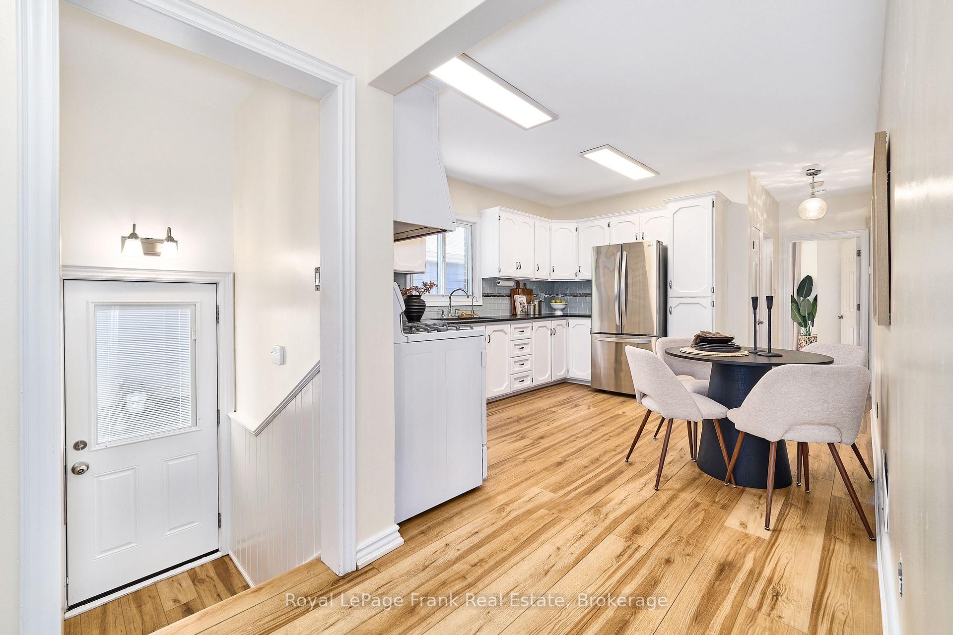 Photo 10 of 435 Woodcrest Avenue, Oshawa, McLaughlin — HOMEH