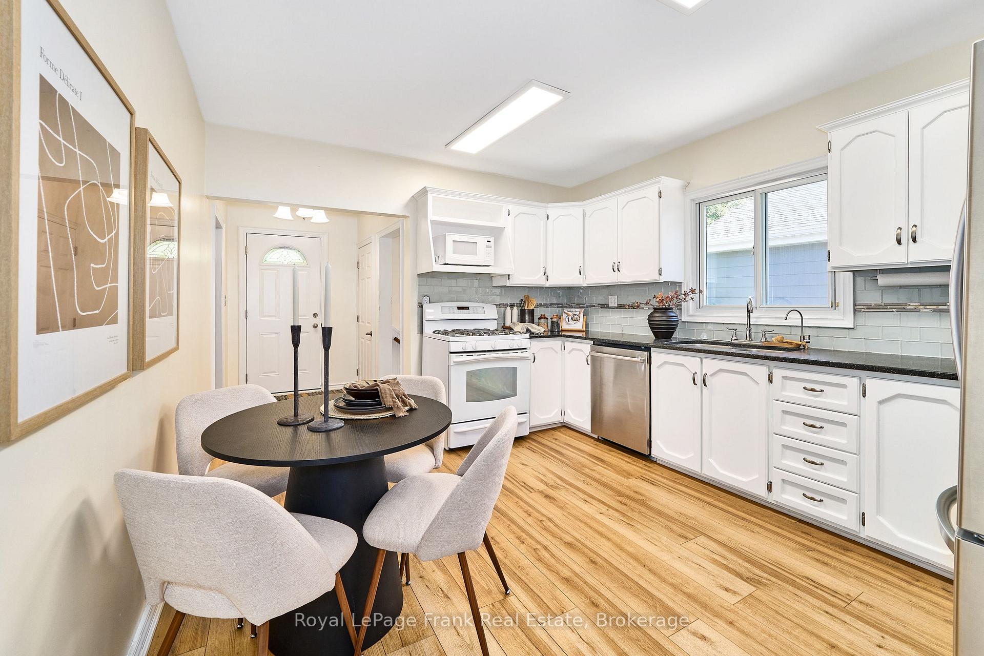 Photo 18 of 435 Woodcrest Avenue, Oshawa, McLaughlin — HOMEH