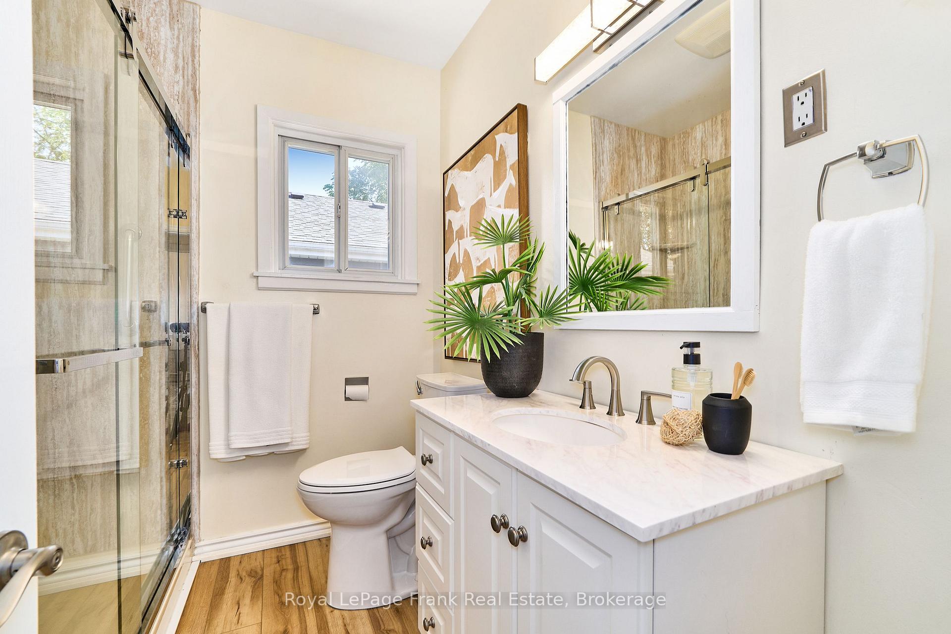 Photo 19 of 435 Woodcrest Avenue, Oshawa, McLaughlin — HOMEH