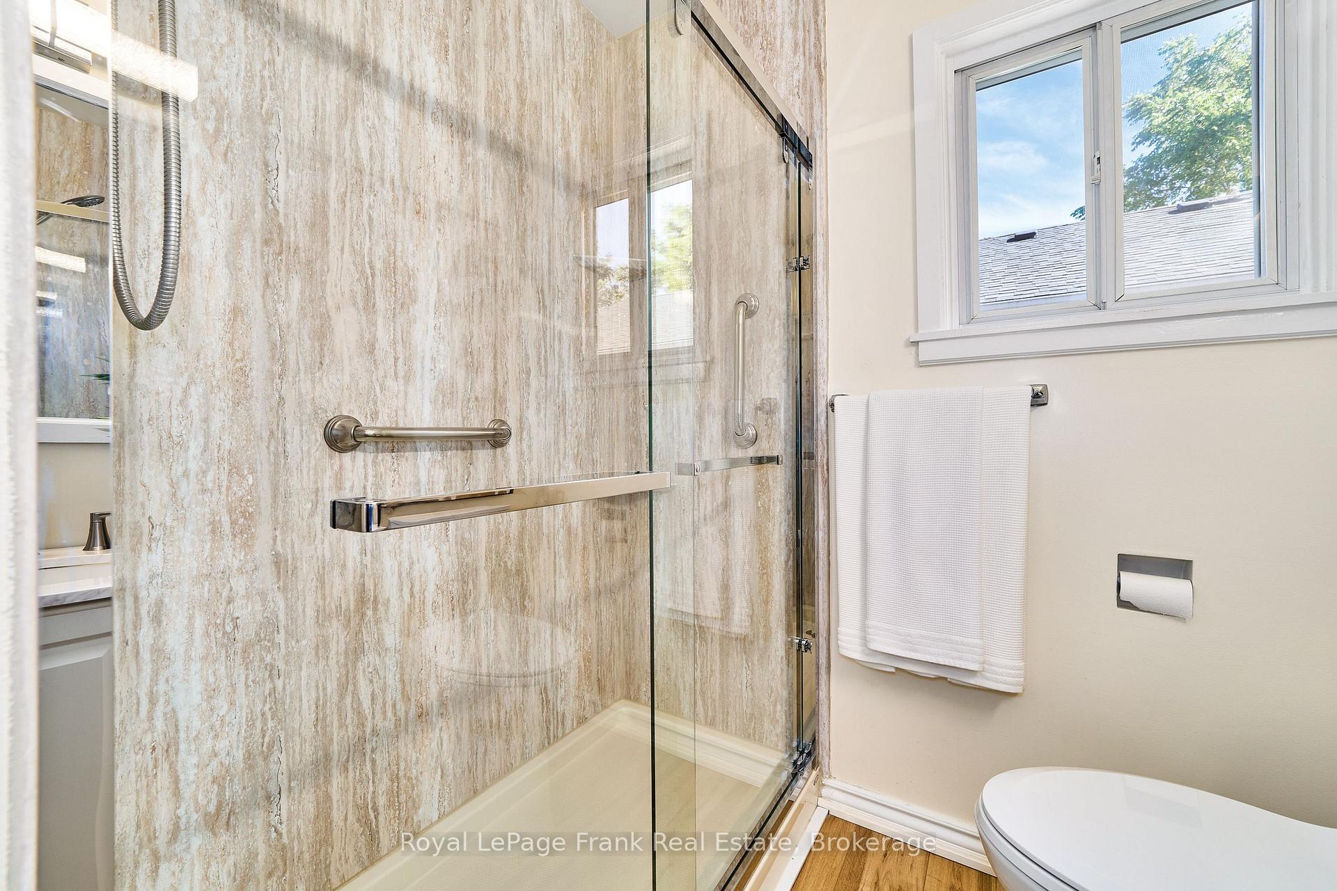 Photo 20 of 435 Woodcrest Avenue, Oshawa, McLaughlin — HOMEH