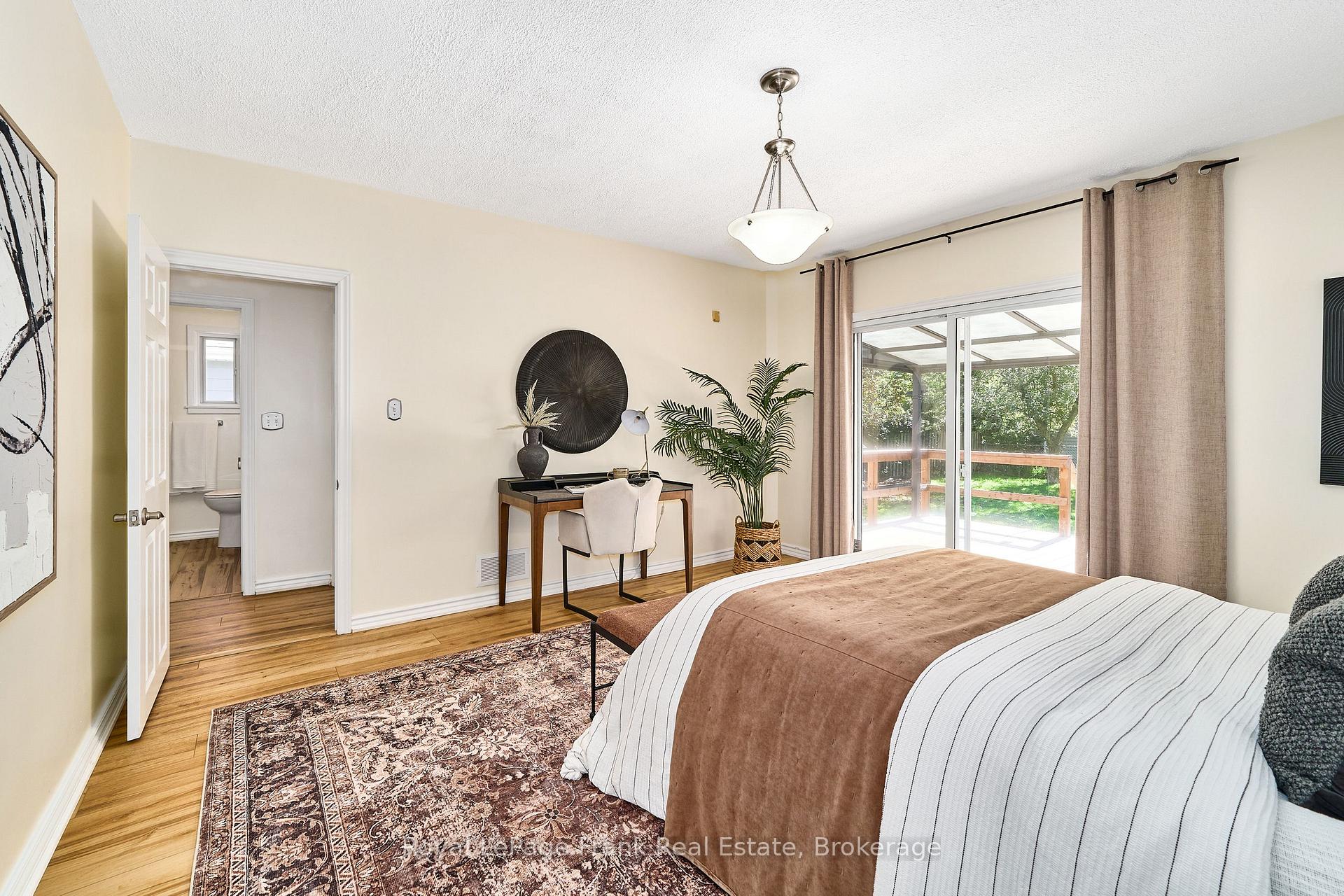 Photo 23 of 435 Woodcrest Avenue, Oshawa, McLaughlin — HOMEH
