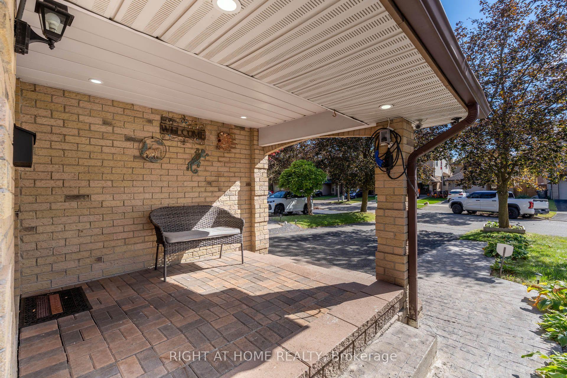 Photo 6 of 36 Burton Road W, Brampton, Brampton West — HOMEH