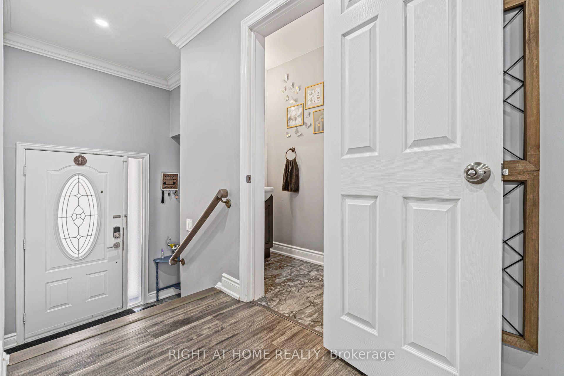 Photo 10 of 36 Burton Road W, Brampton, Brampton West — HOMEH