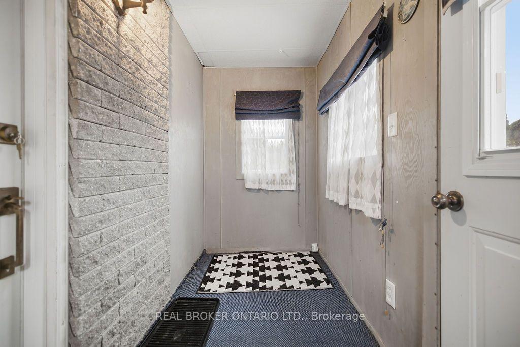 Photo 3 of 800 Pinegrove Crescent, Petawawa, Petawawa — HOMEH