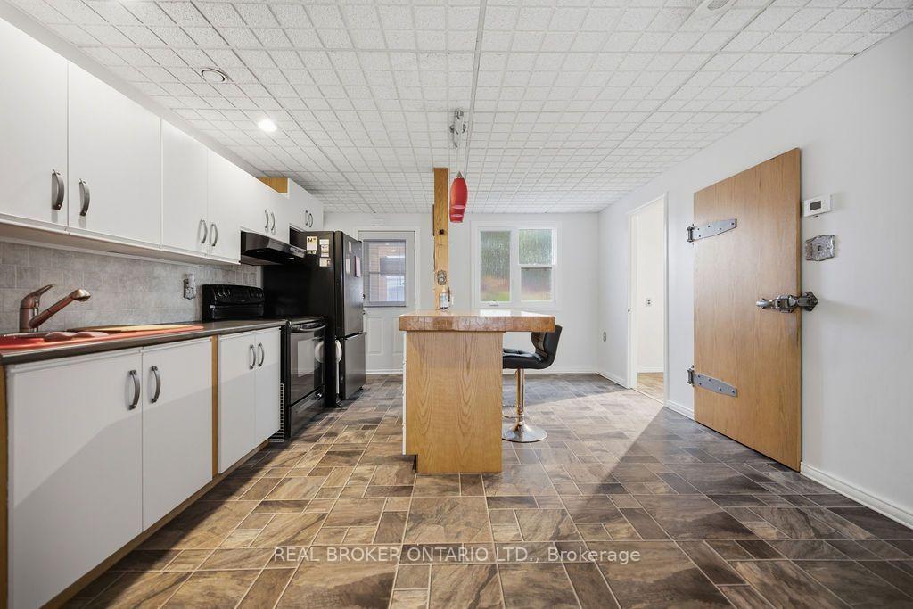 Photo 6 of 800 Pinegrove Crescent, Petawawa, Petawawa — HOMEH