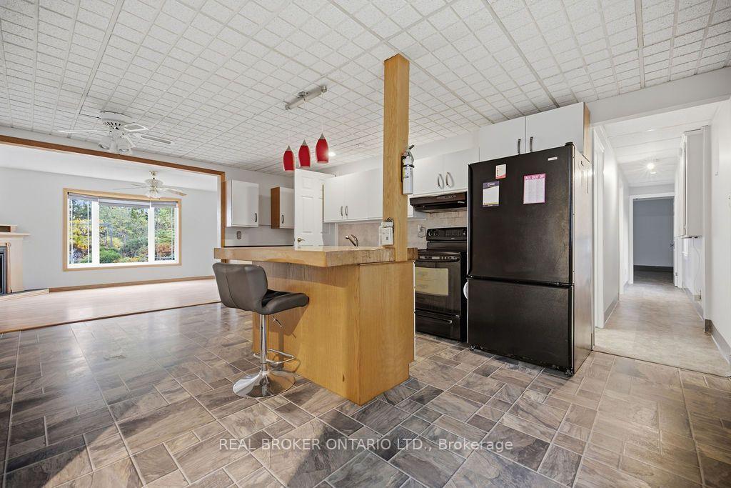Photo 7 of 800 Pinegrove Crescent, Petawawa, Petawawa — HOMEH