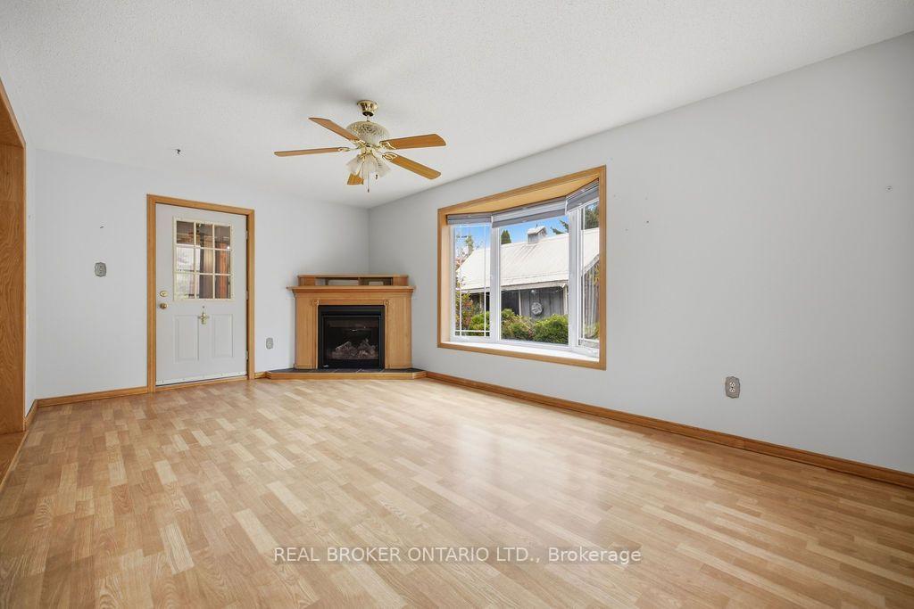 Photo 11 of 800 Pinegrove Crescent, Petawawa, Petawawa — HOMEH