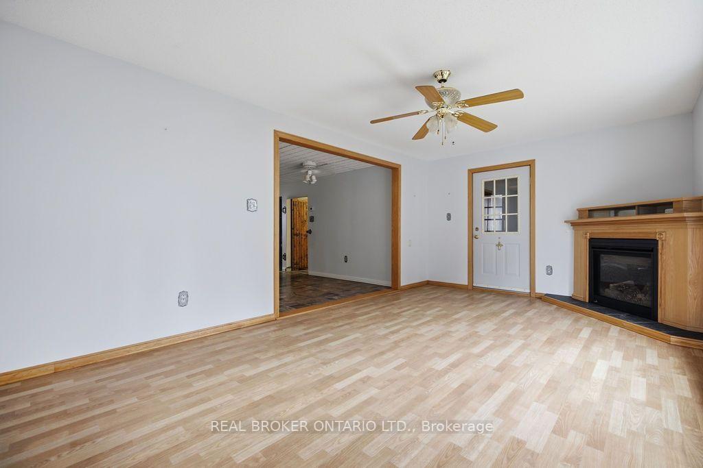 Photo 12 of 800 Pinegrove Crescent, Petawawa, Petawawa — HOMEH