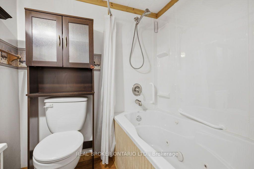 Photo 20 of 800 Pinegrove Crescent, Petawawa, Petawawa — HOMEH