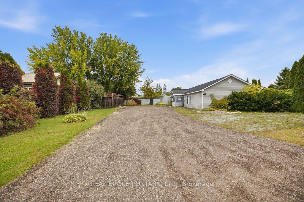 Photo 33 of 800 Pinegrove Crescent, Petawawa, Petawawa — HOMEH