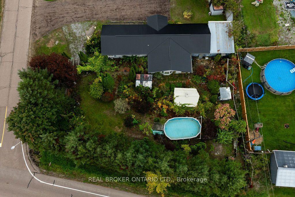 Photo 37 of 800 Pinegrove Crescent, Petawawa, Petawawa — HOMEH