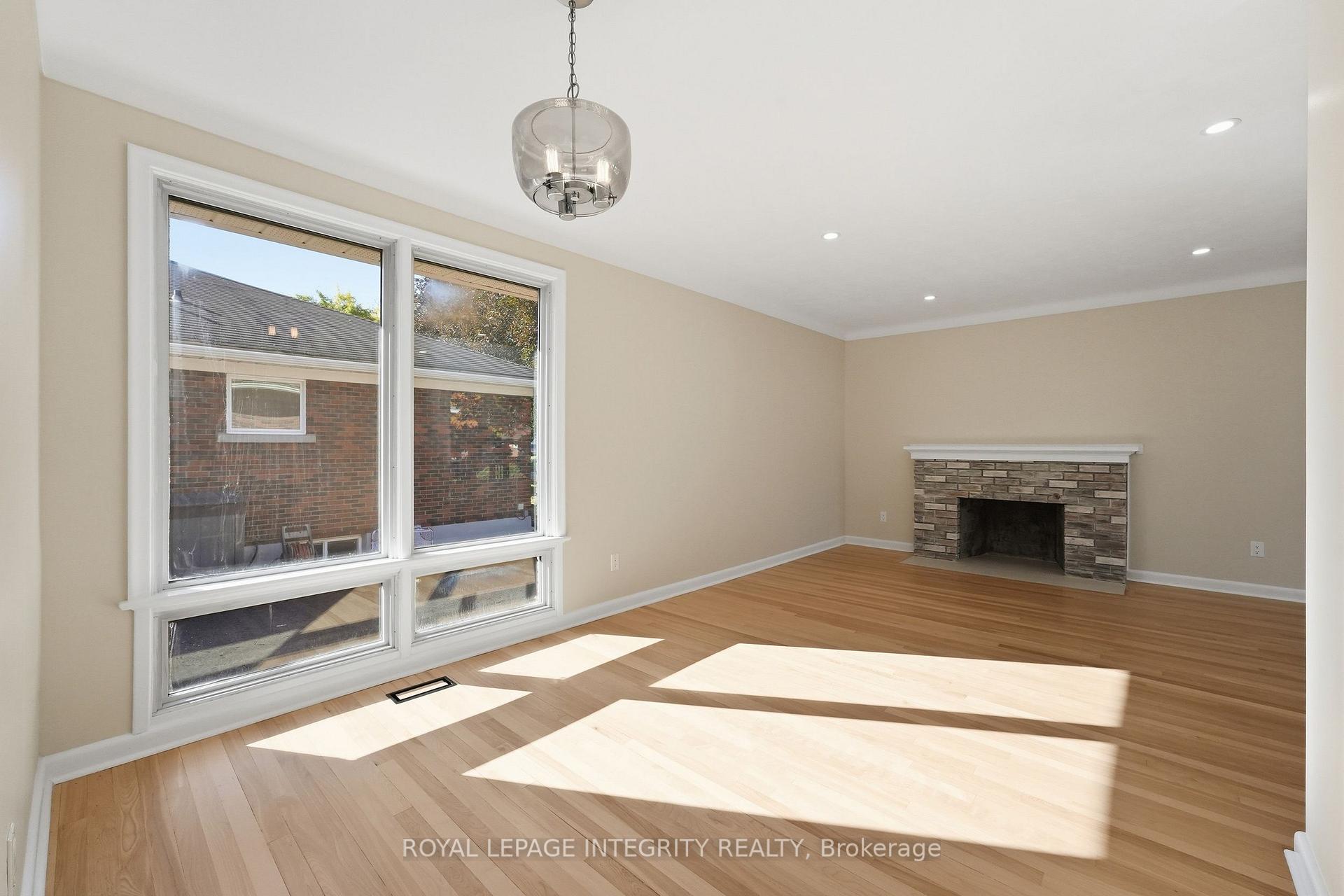 Photo 11 of 2007 Dorval Avenue, Ottawa, Elmvale Acres — HOMEH