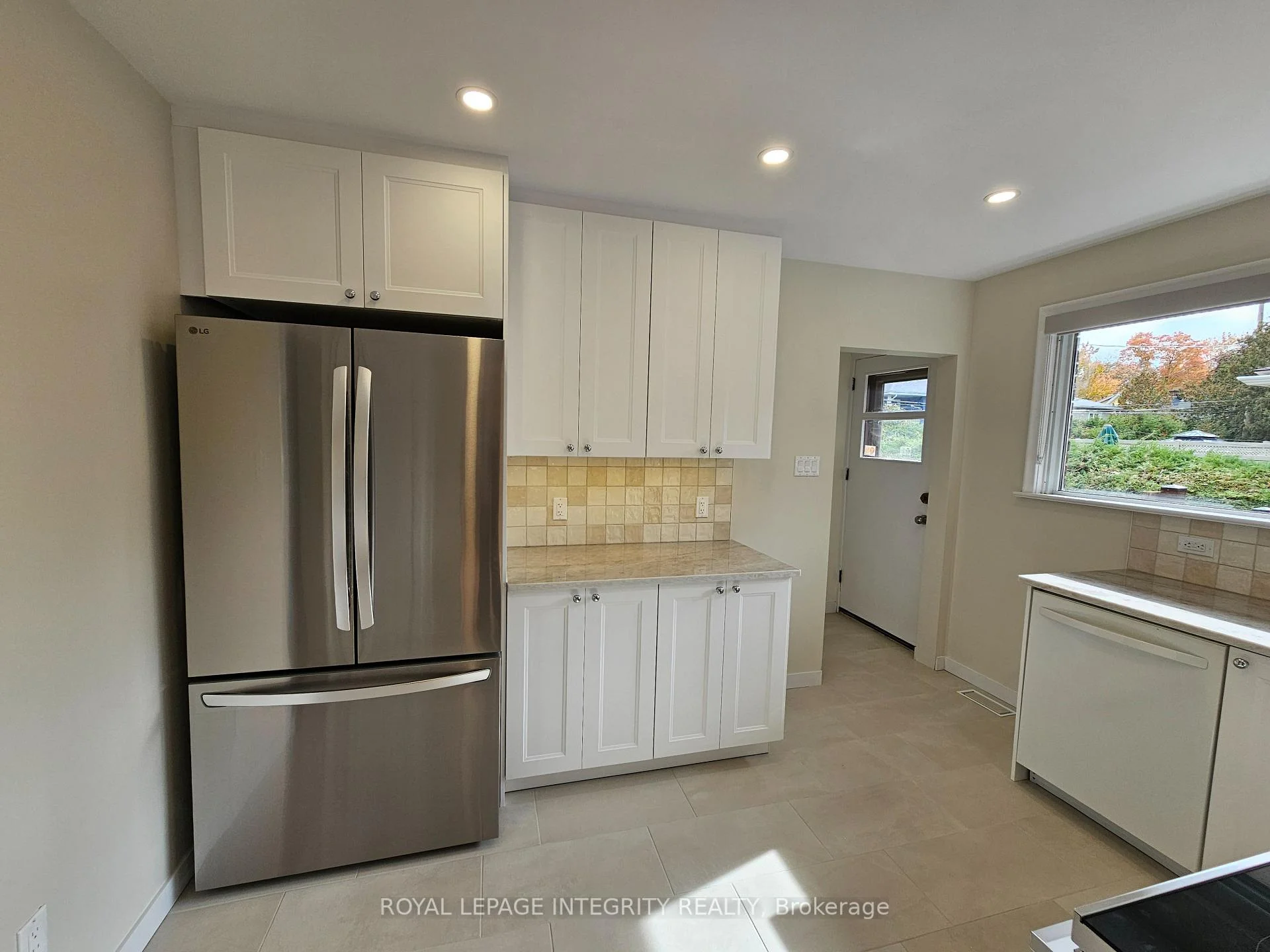 Photo 19 of 2007 Dorval Avenue, Ottawa, Elmvale Acres — HOMEH