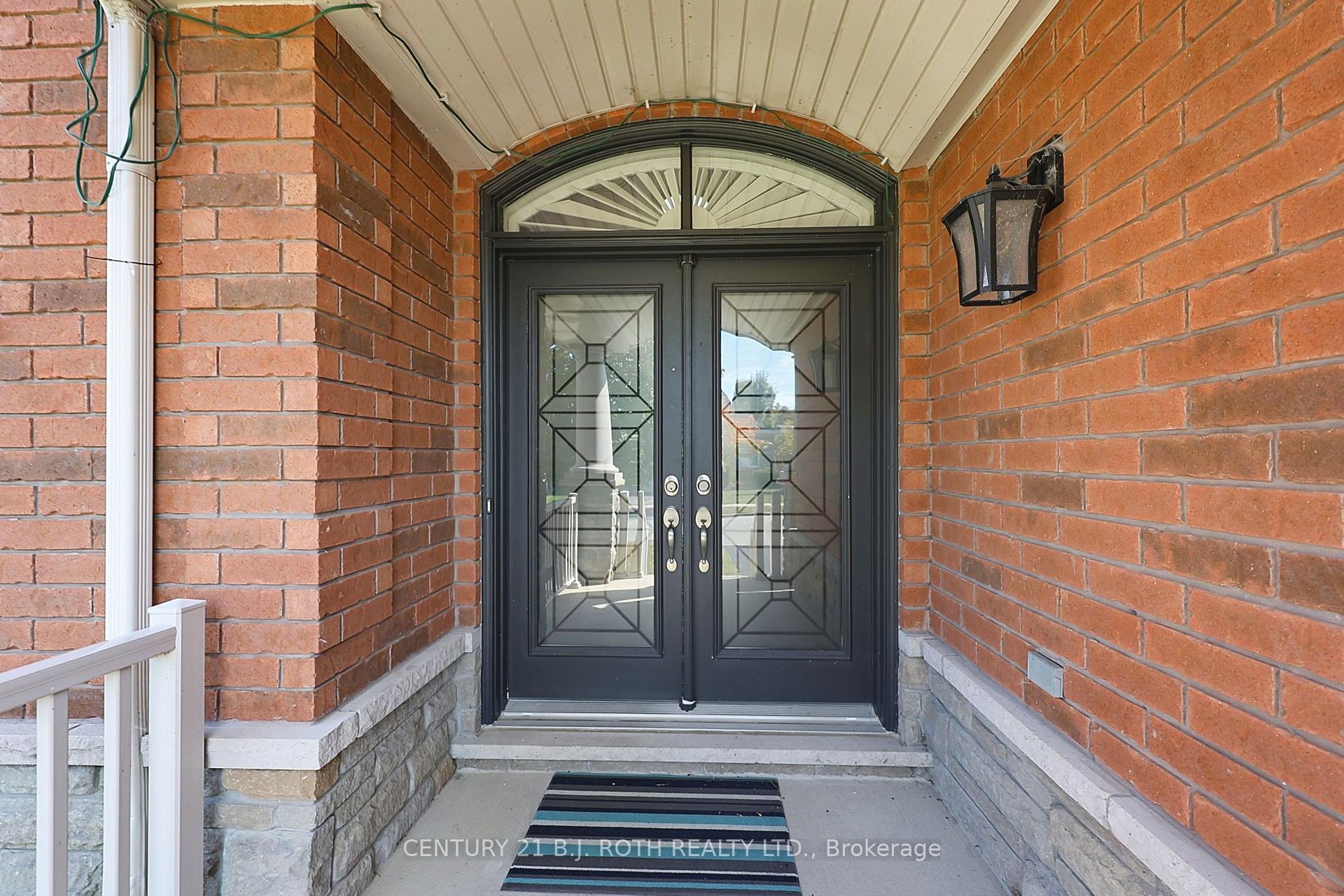 Photo 4 of 81 Royal Park Boulevard, Barrie, Bayshore — HOMEH