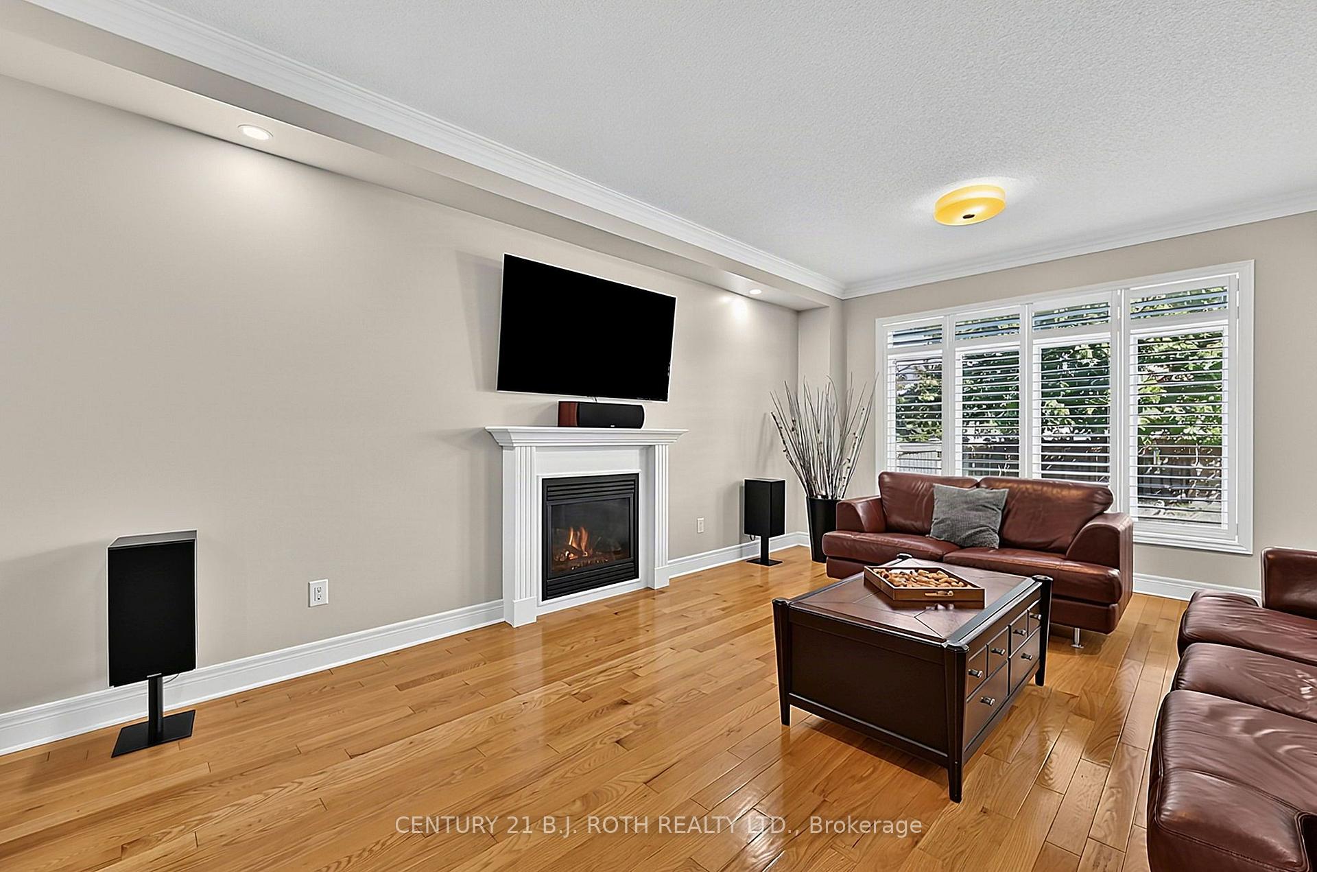 Photo 8 of 81 Royal Park Boulevard, Barrie, Bayshore — HOMEH