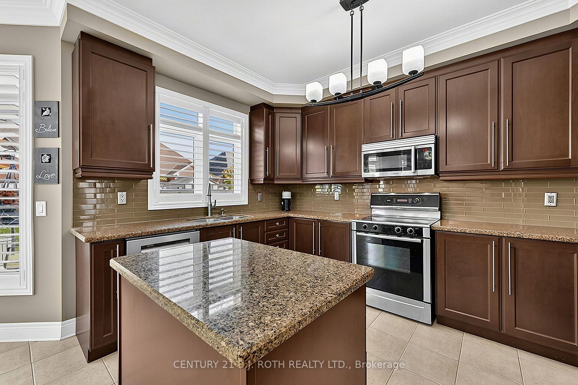 Photo 16 of 81 Royal Park Boulevard, Barrie, Bayshore — HOMEH