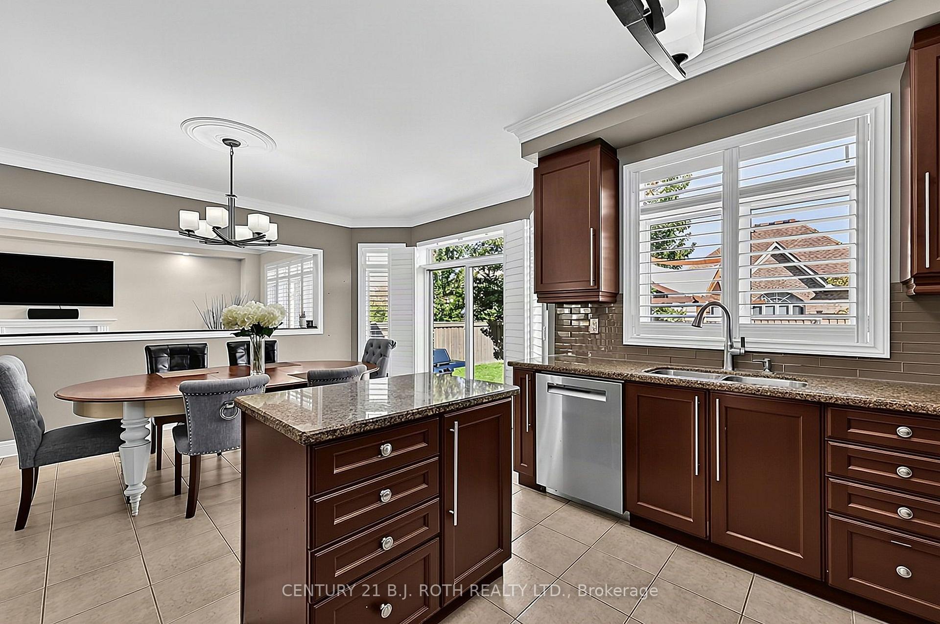 Photo 17 of 81 Royal Park Boulevard, Barrie, Bayshore — HOMEH