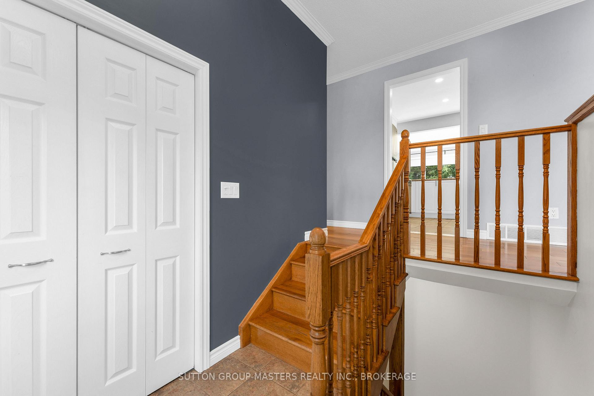 Photo 4 of 863 Pembridge Crescent, Kingston, South of Taylor-Kidd Blvd — HOMEH