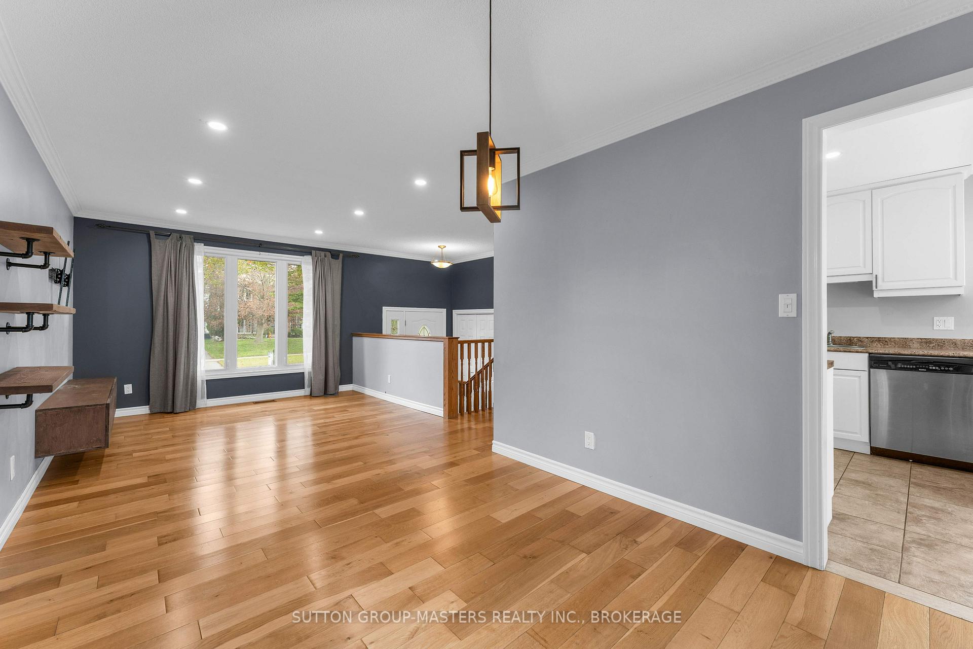 Photo 11 of 863 Pembridge Crescent, Kingston, South of Taylor-Kidd Blvd — HOMEH