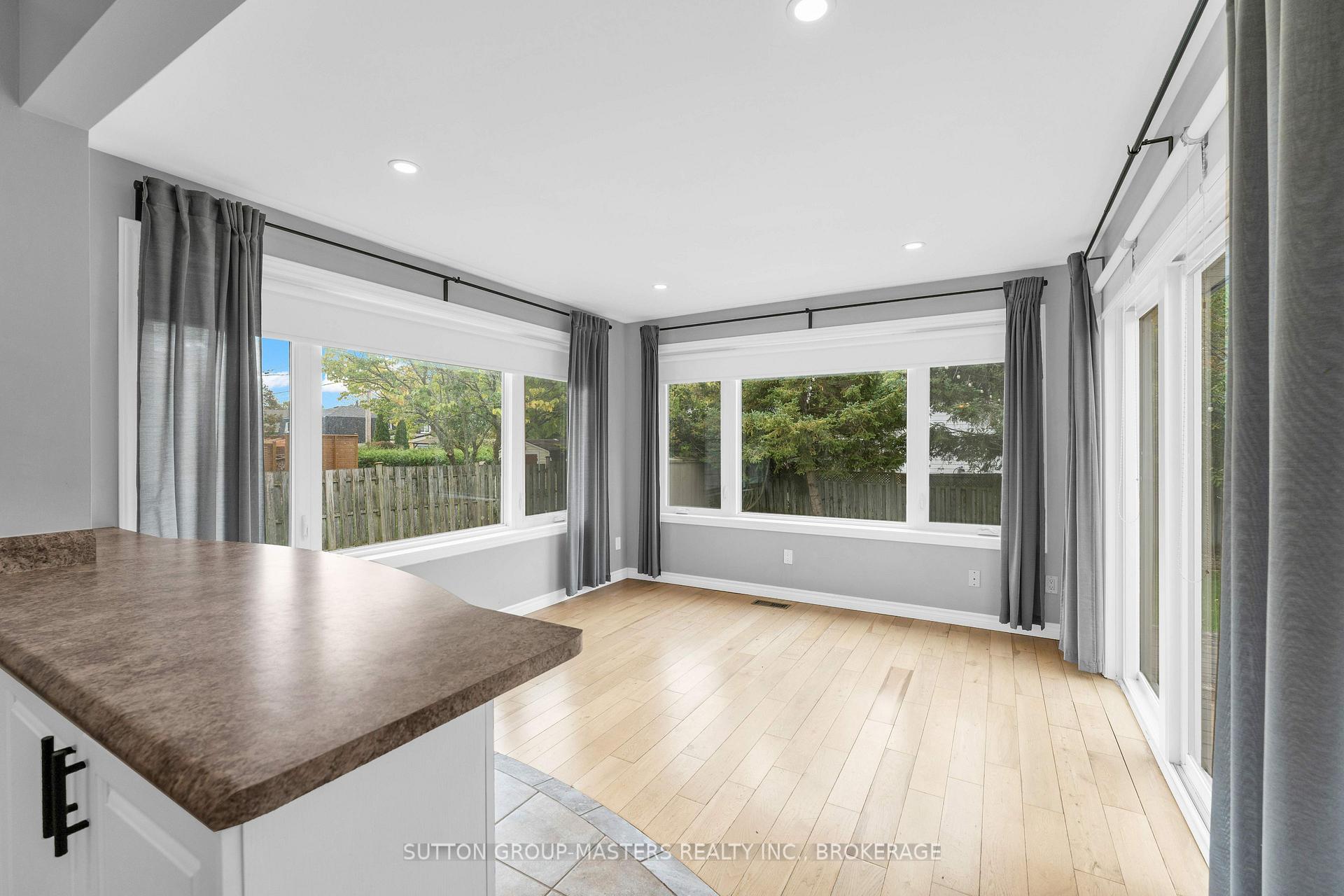 Photo 17 of 863 Pembridge Crescent, Kingston, South of Taylor-Kidd Blvd — HOMEH