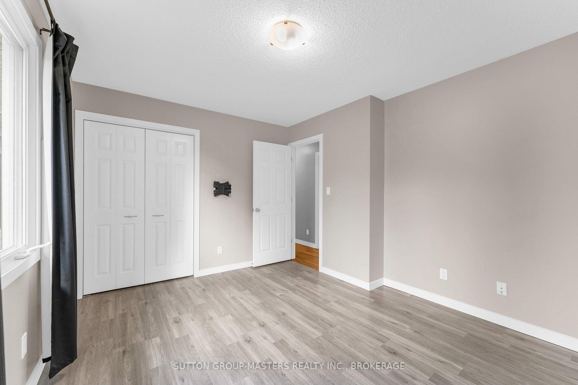 Photo 23 of 863 Pembridge Crescent, Kingston, South of Taylor-Kidd Blvd — HOMEH