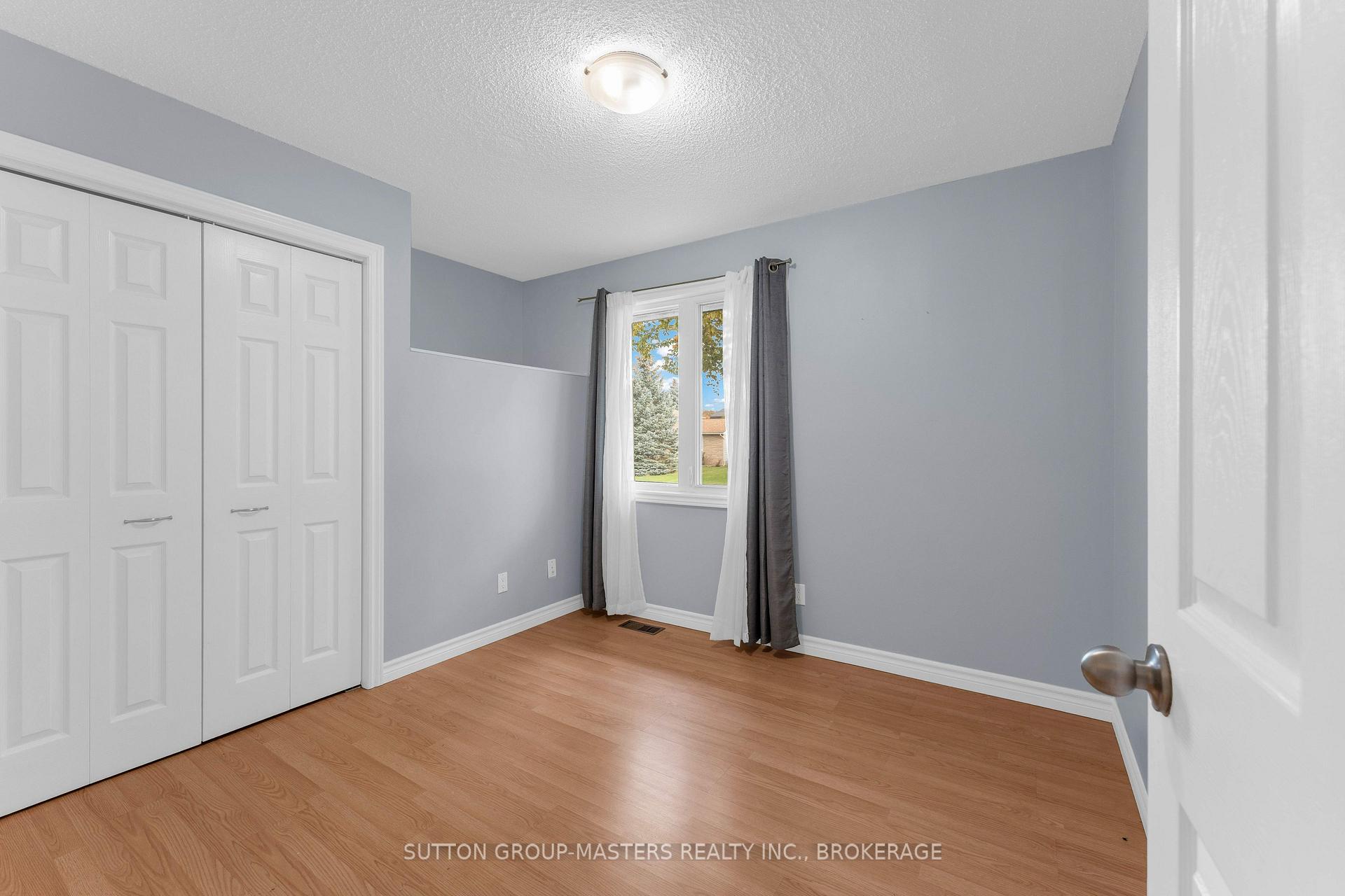 Photo 25 of 863 Pembridge Crescent, Kingston, South of Taylor-Kidd Blvd — HOMEH